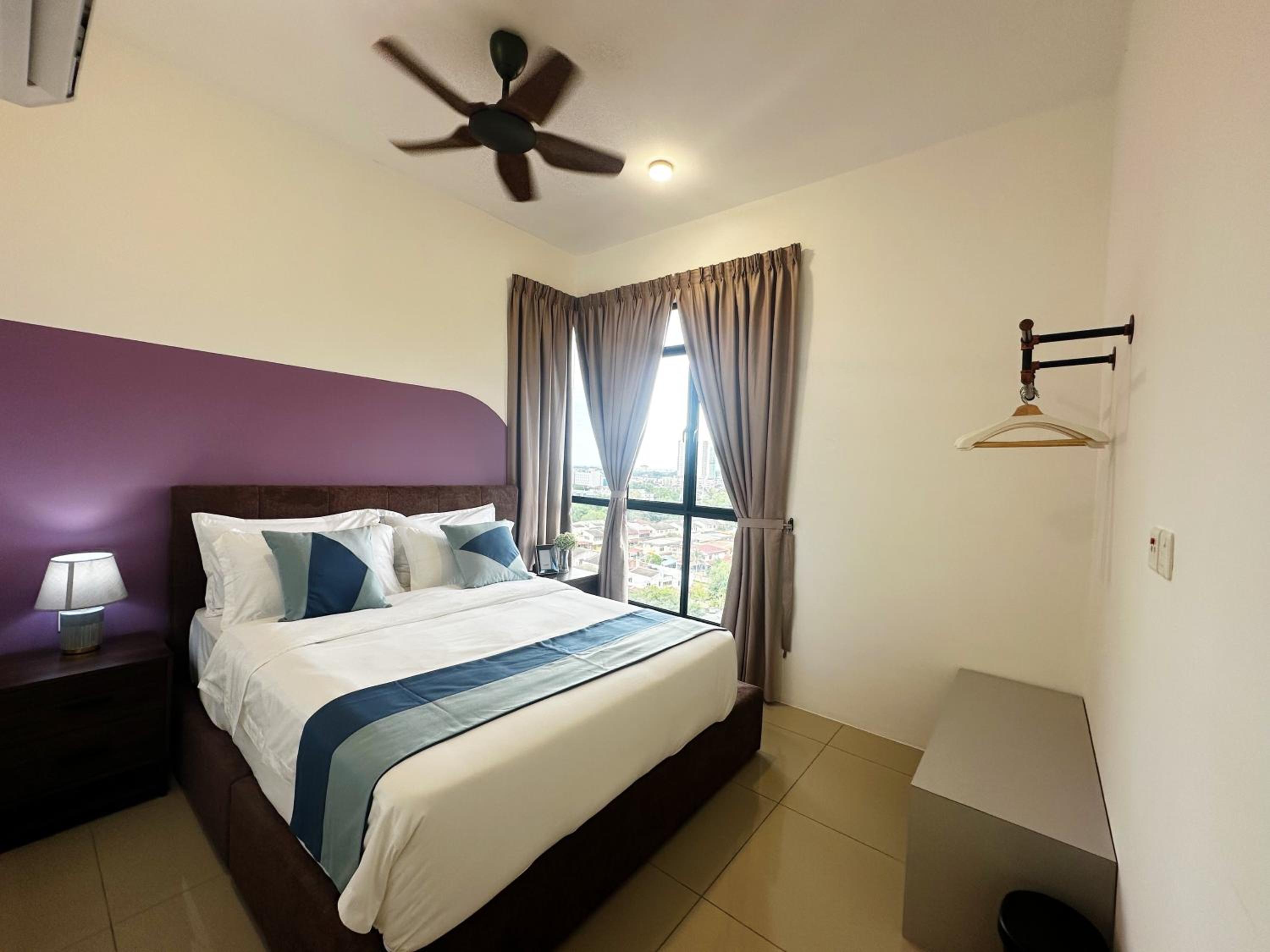 Executive Suite - Photo 4