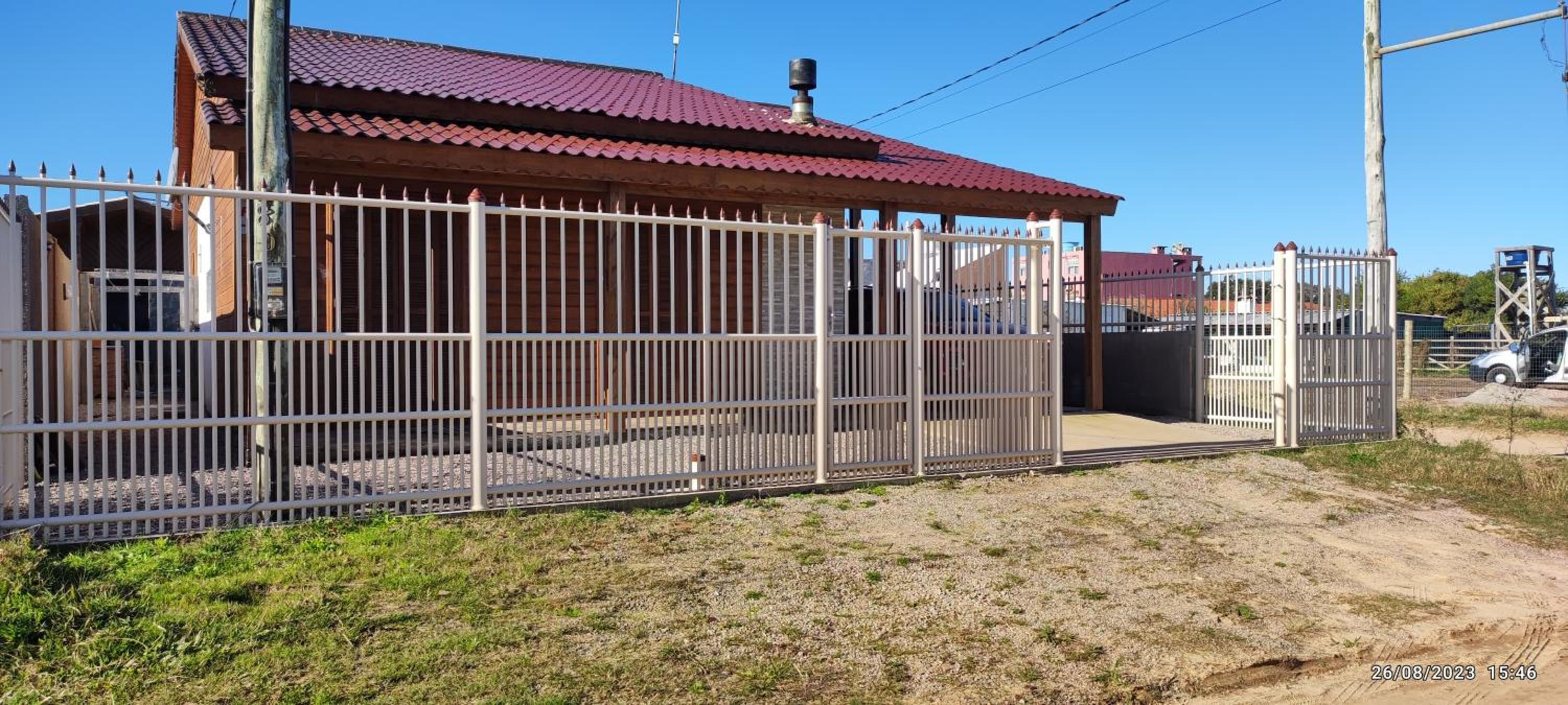 Three-Bedroom House photo 3