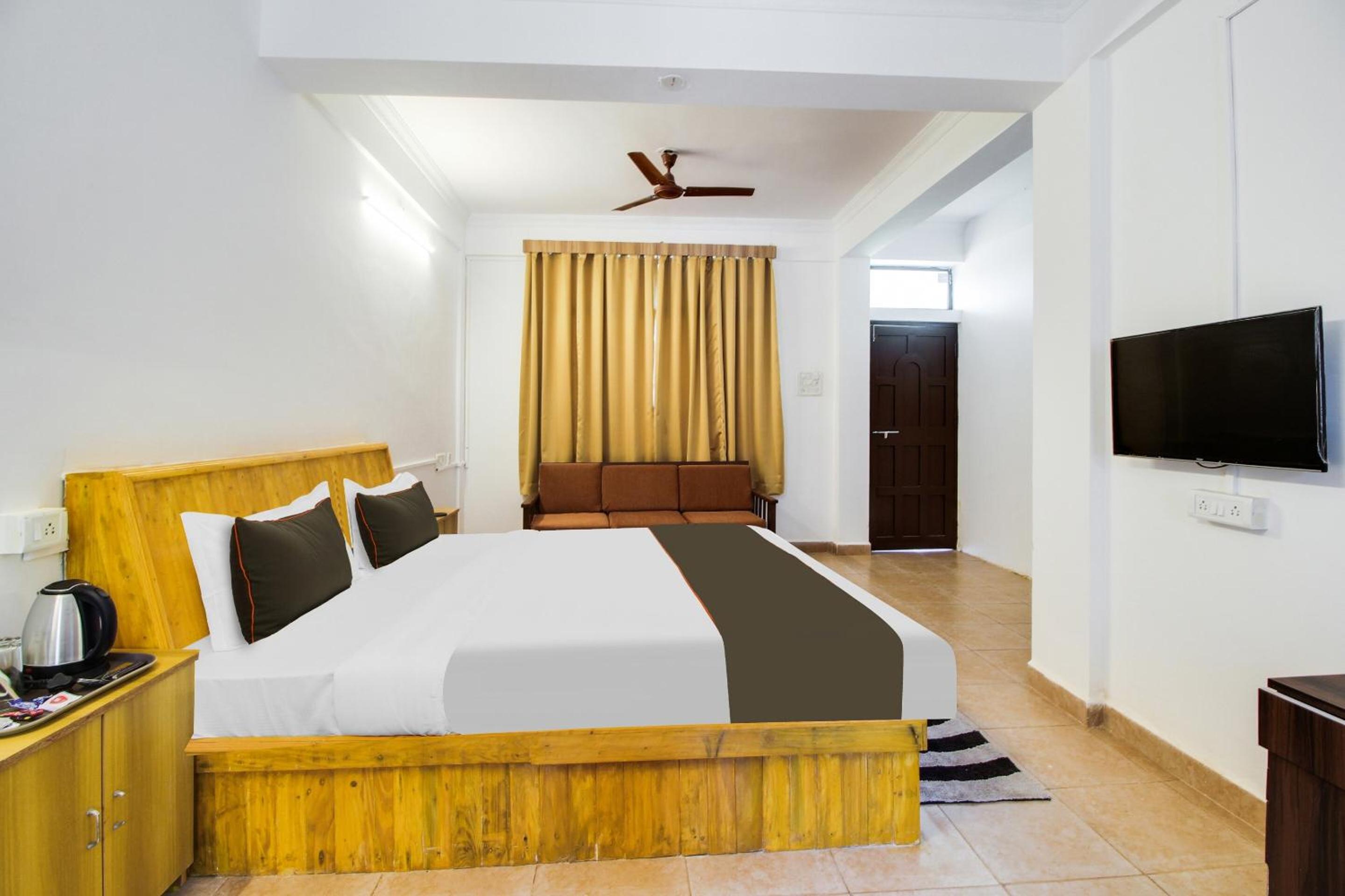 Triple Room with Pool View