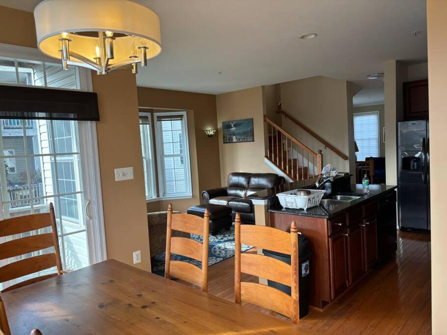 Three-Bedroom Apartment photo 3