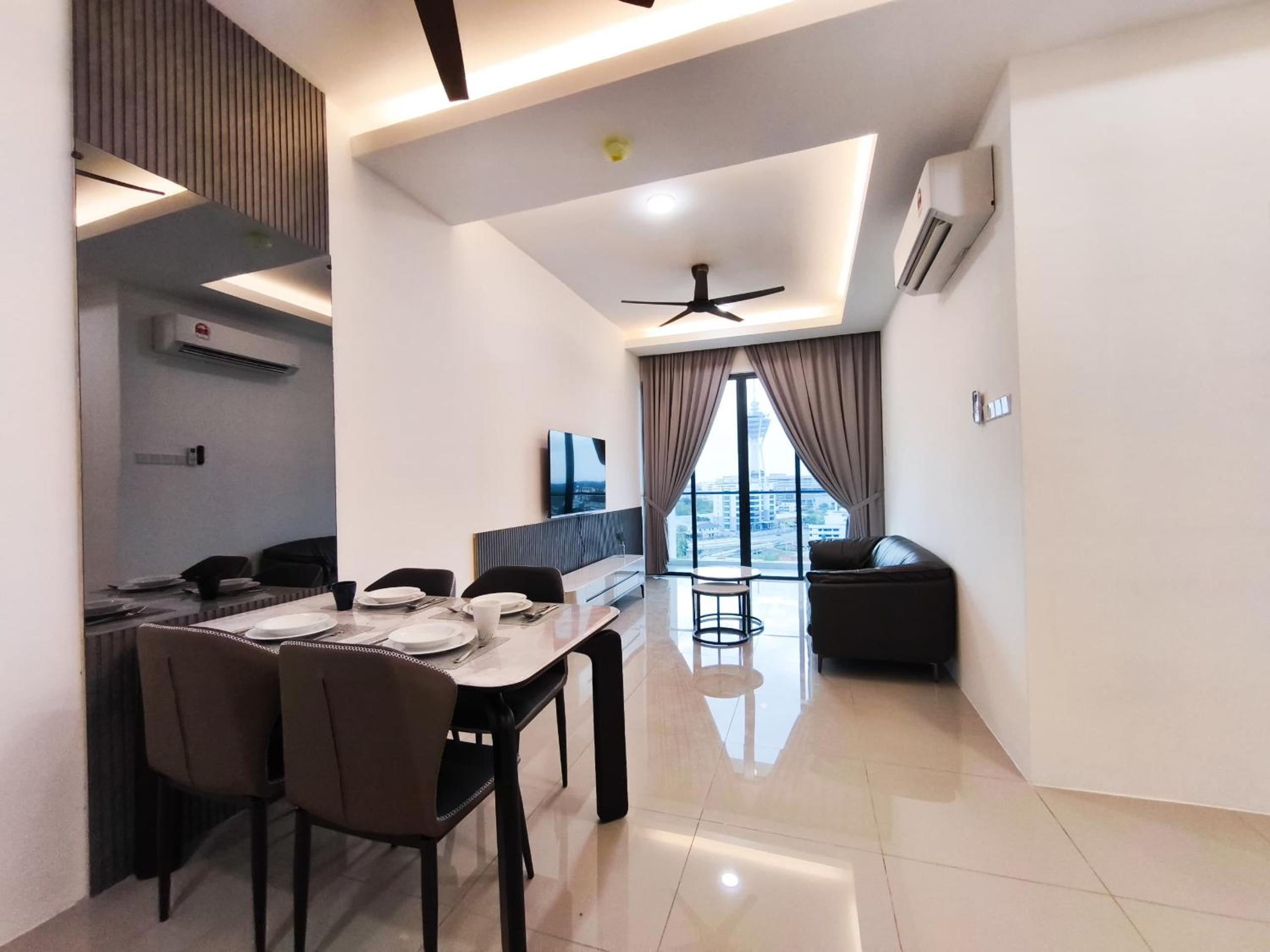 Executive Suite - Photo 18