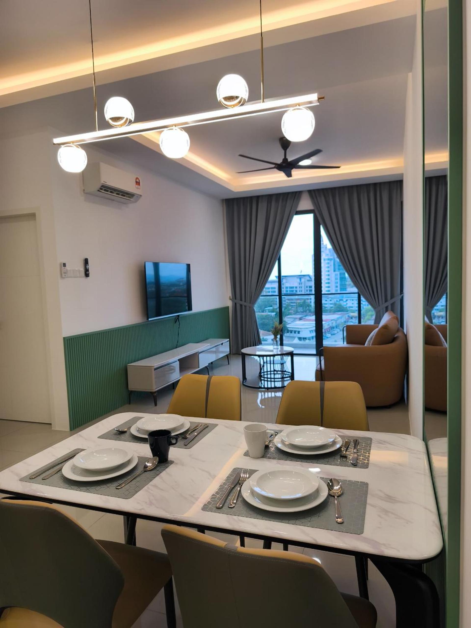 Executive Suite - Photo 23