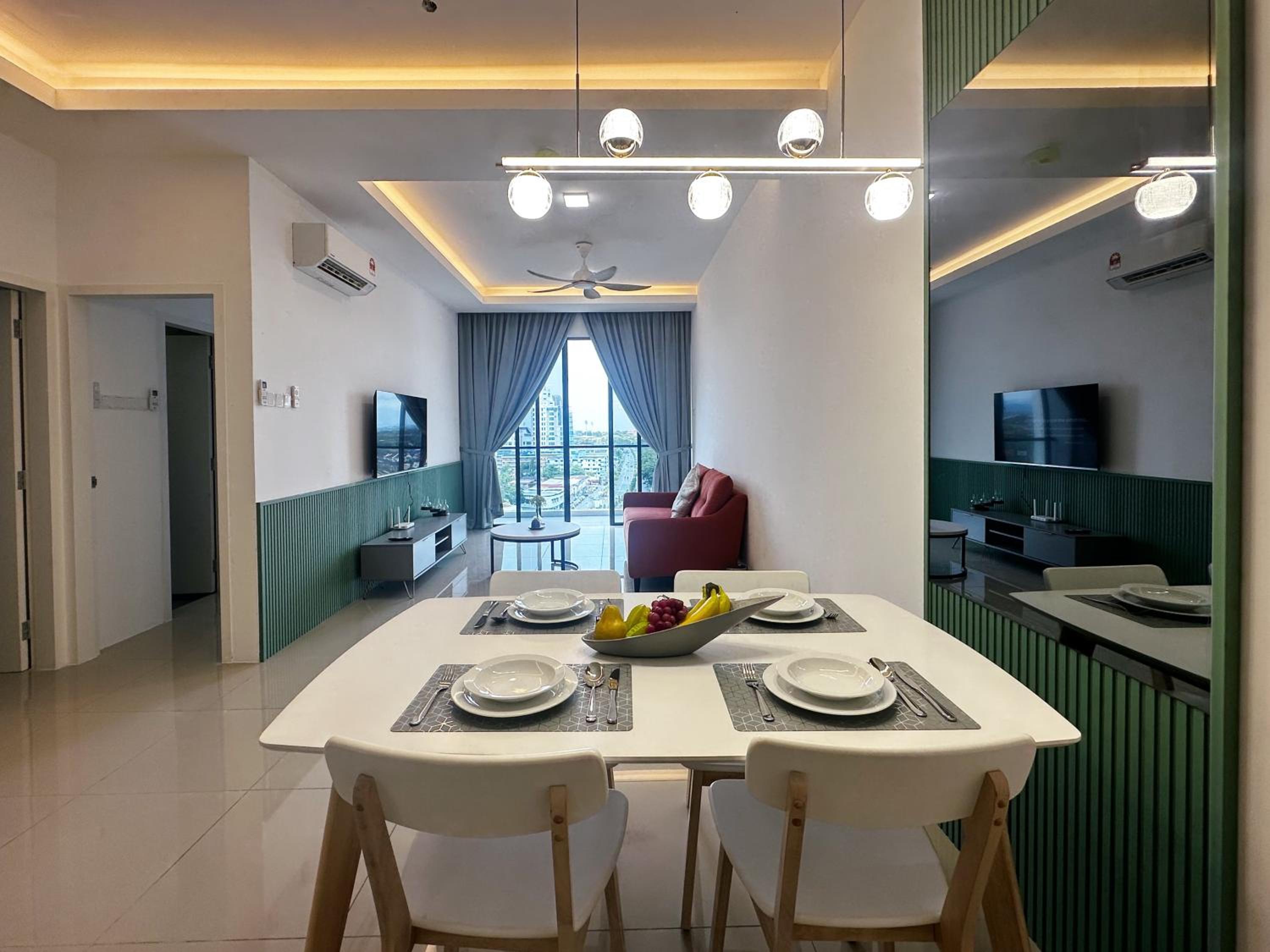 Executive Suite - Photo 25