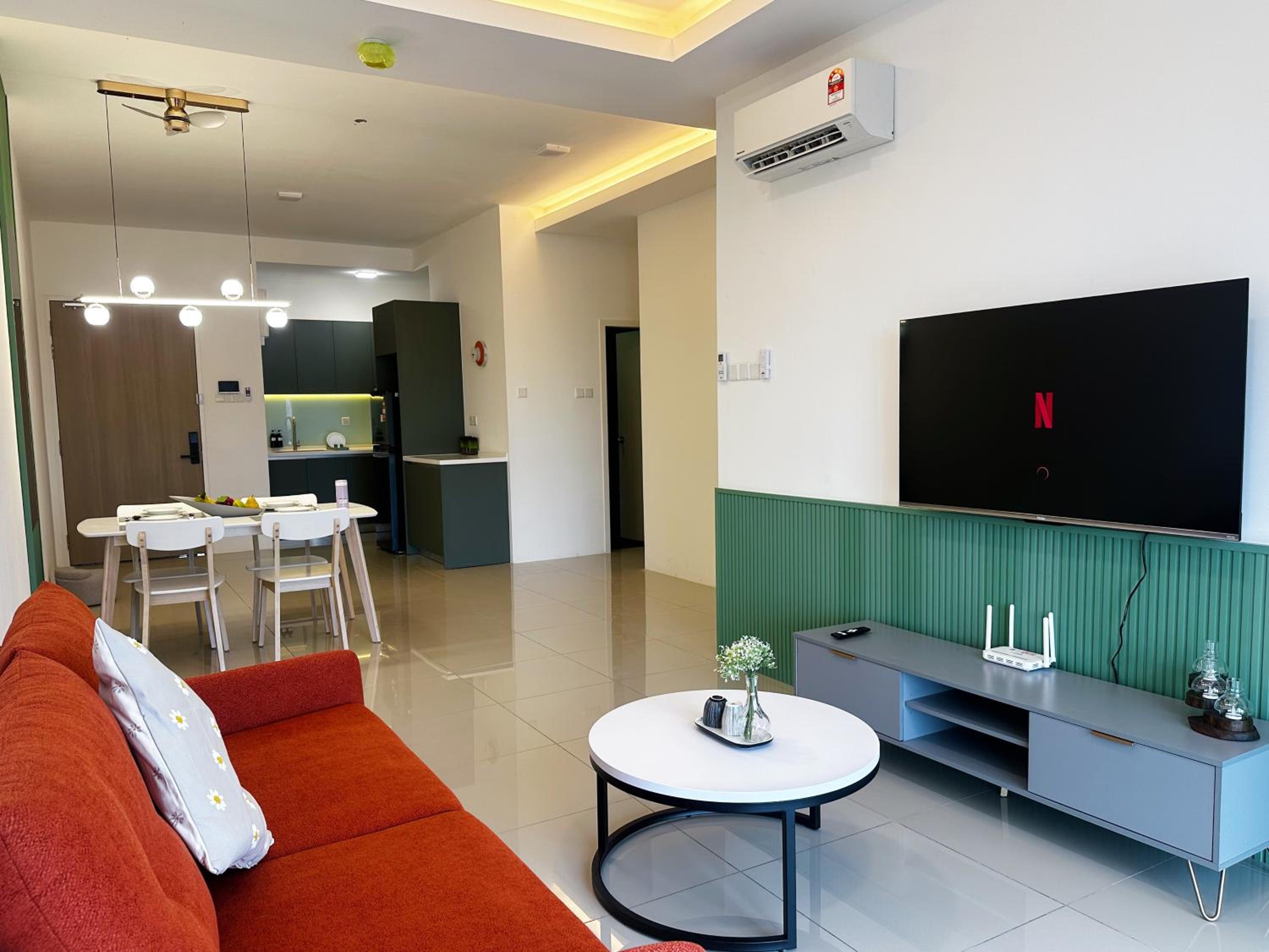 Executive Suite - Photo 21