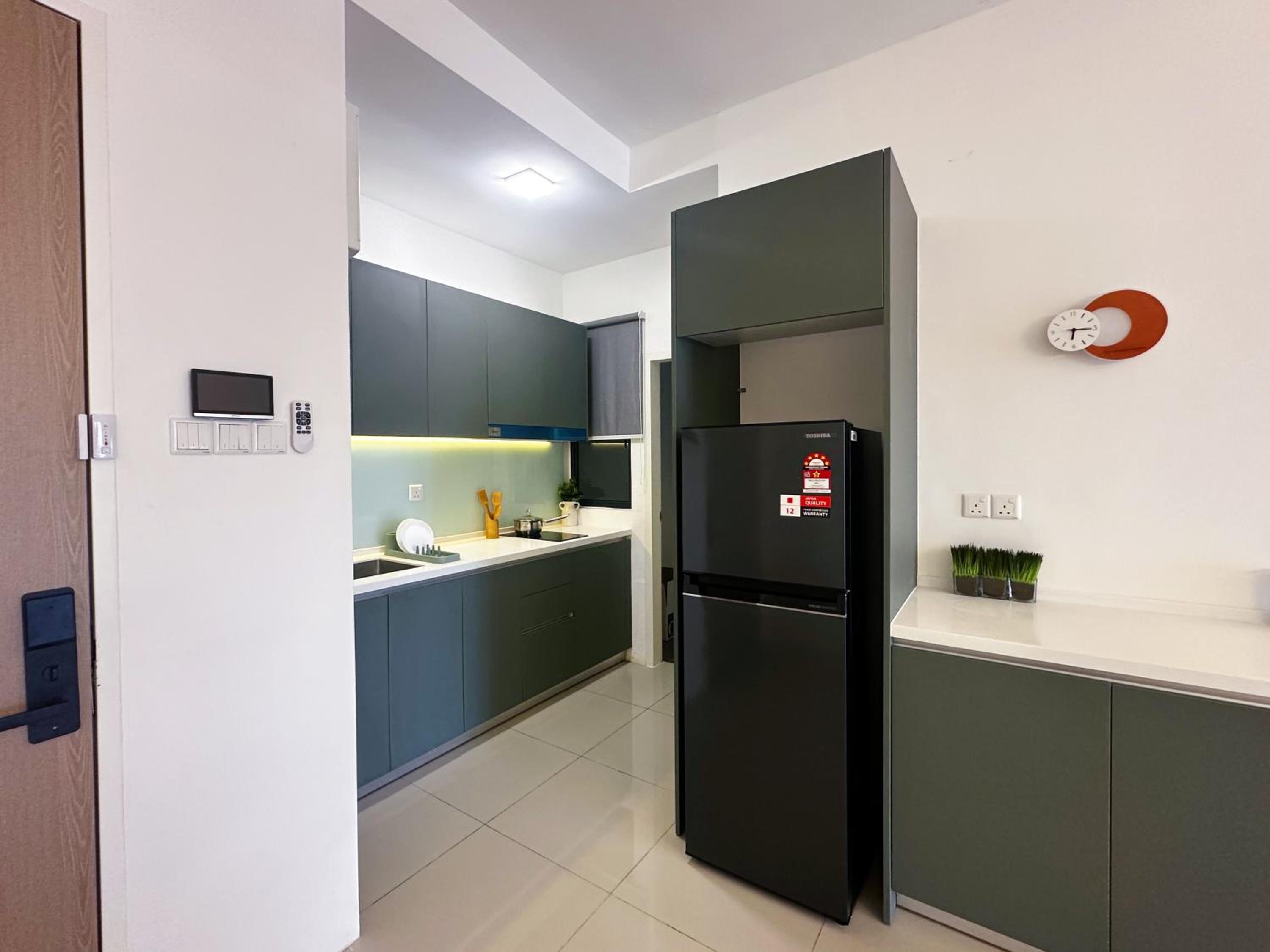 Executive Suite - Photo 27