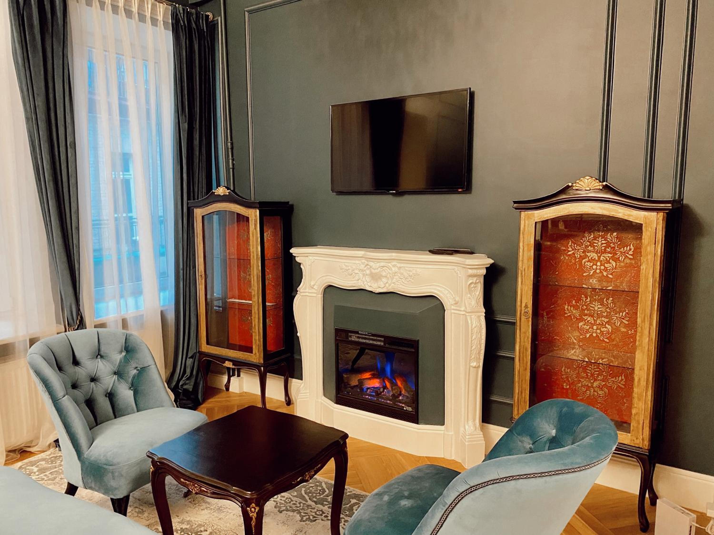 One-Bedroom Apartment
