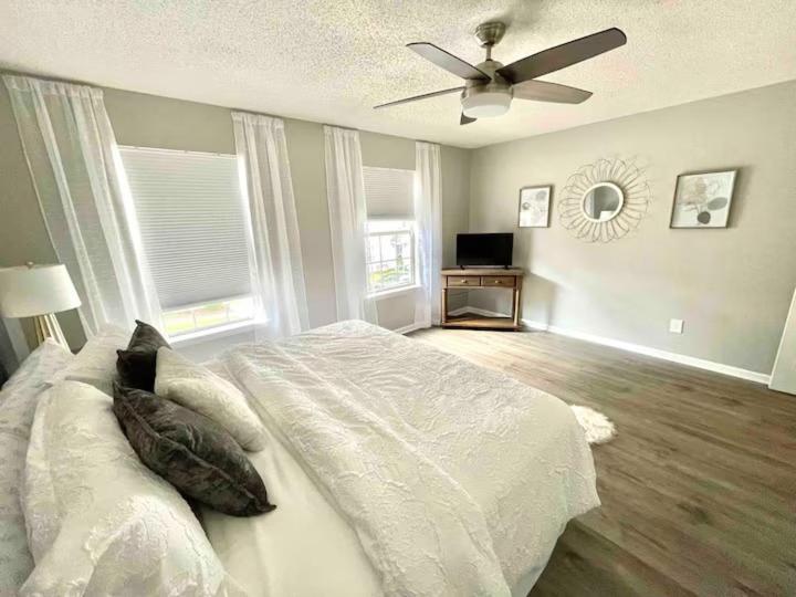 Four-Bedroom House photo 2