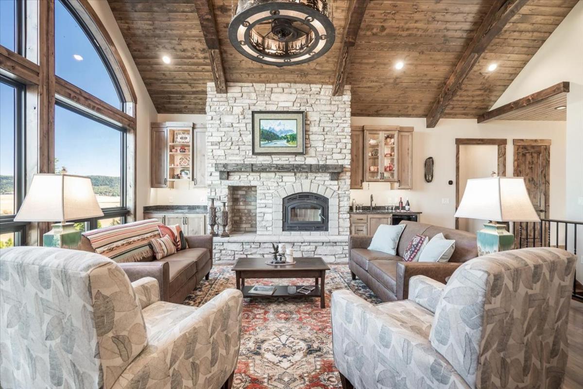 Three-Bedroom House photo 1