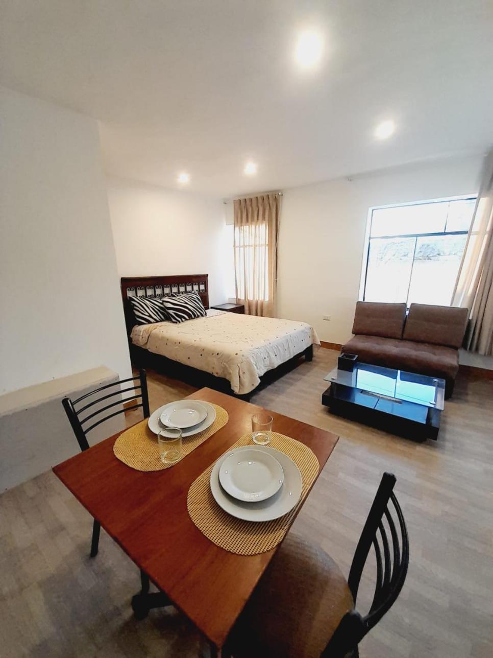 One-Bedroom Apartment photo 1