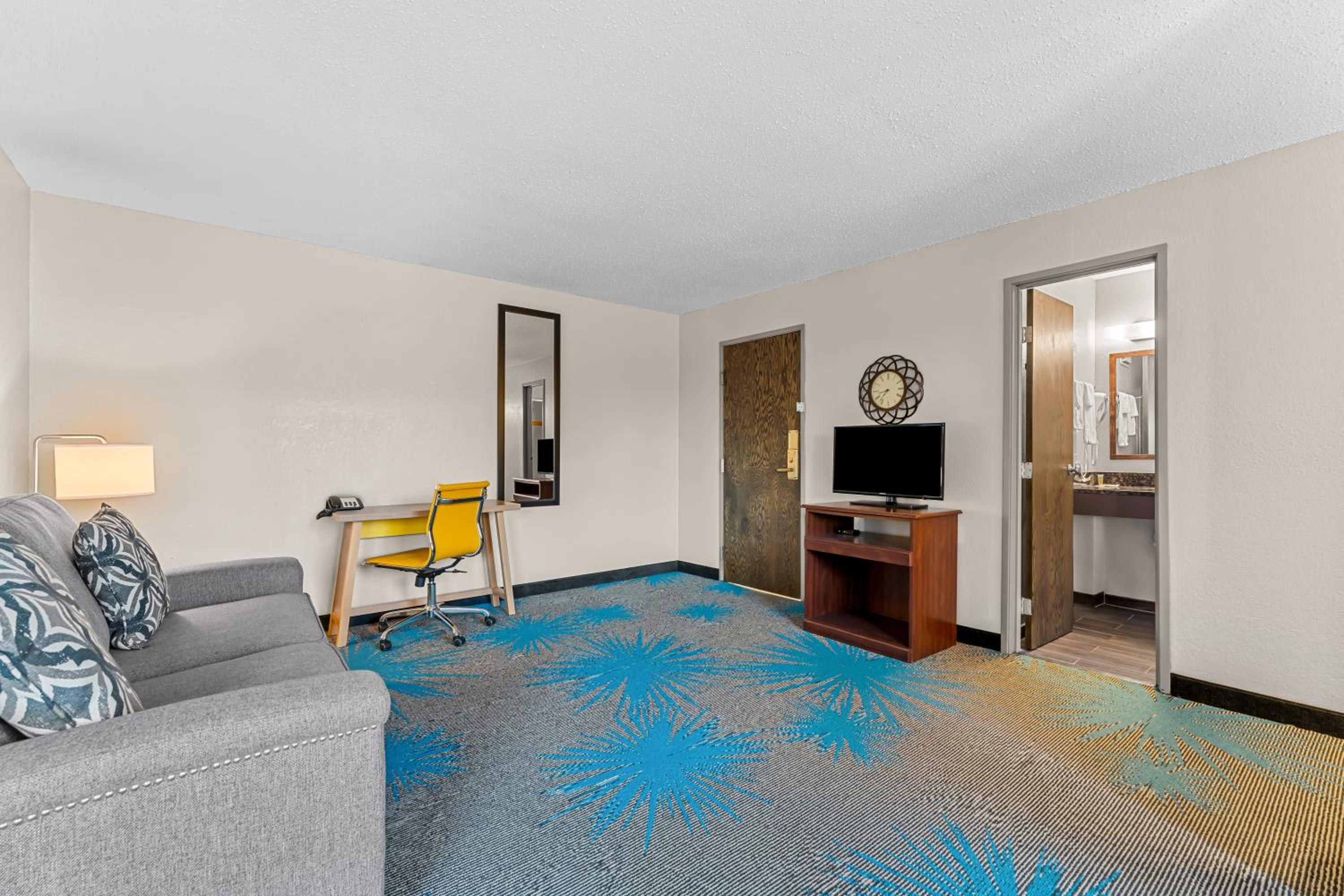 King Studio Suite, Non-Smoking - Photo 4