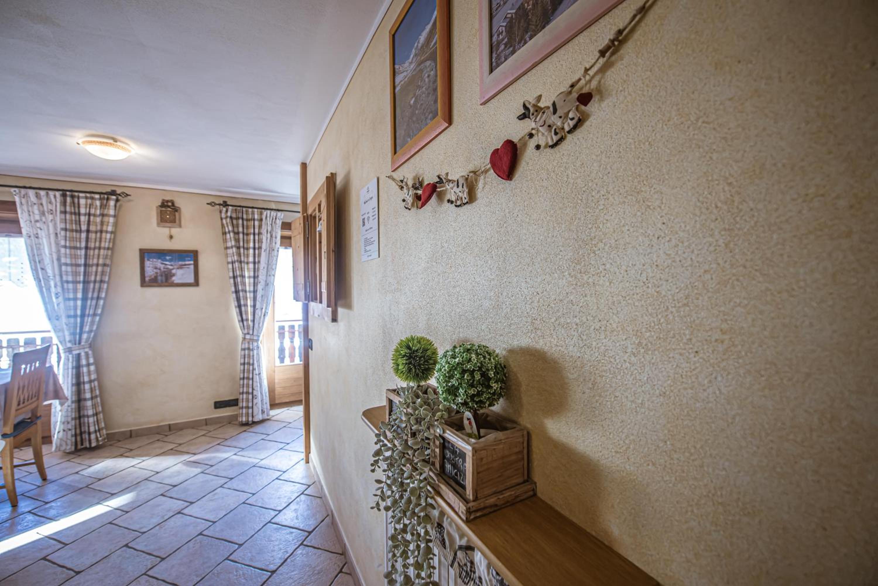 Three-Bedroom Apartment with Balcony