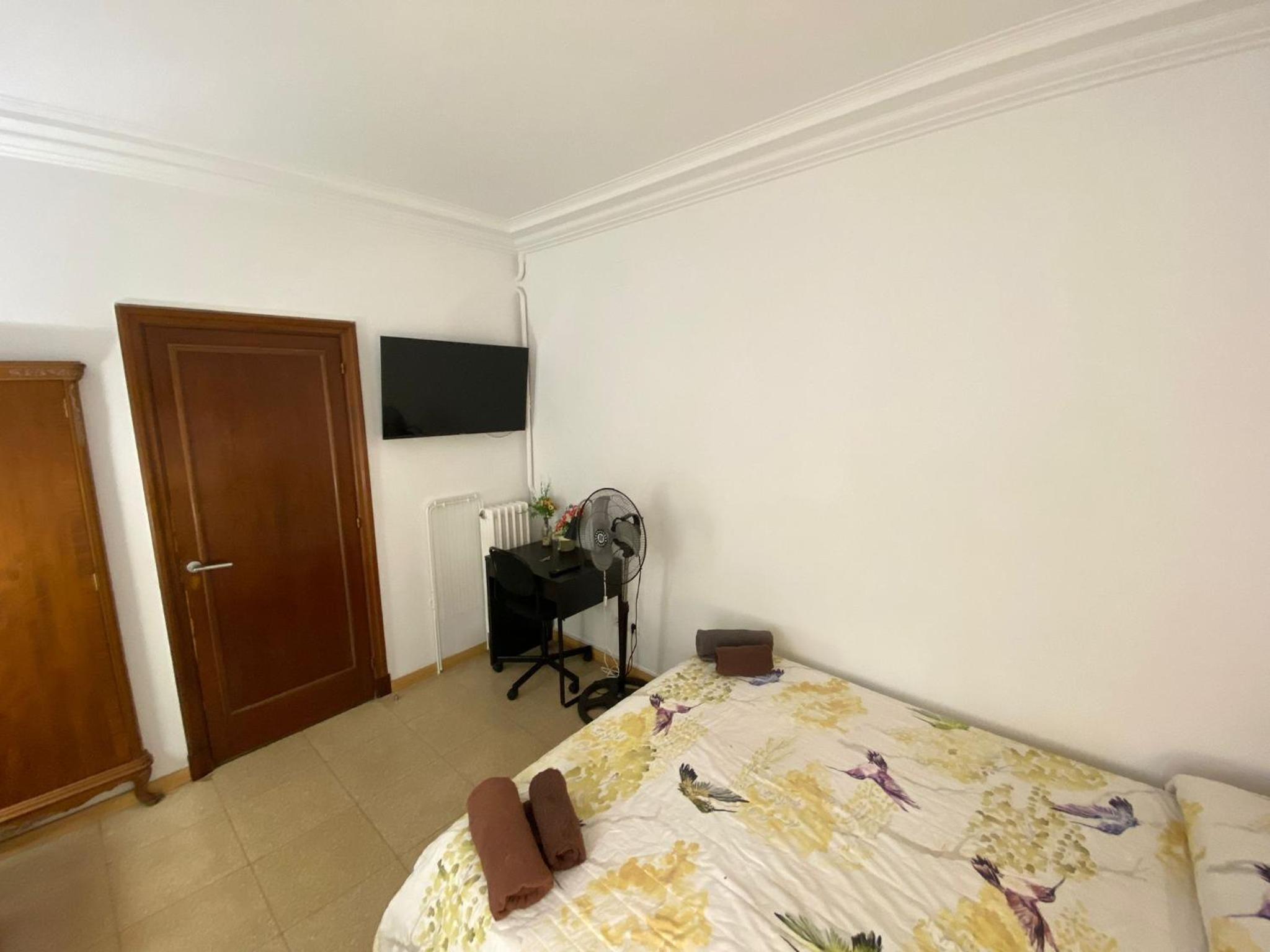 Triple Room With Shared Bathroom photo 2