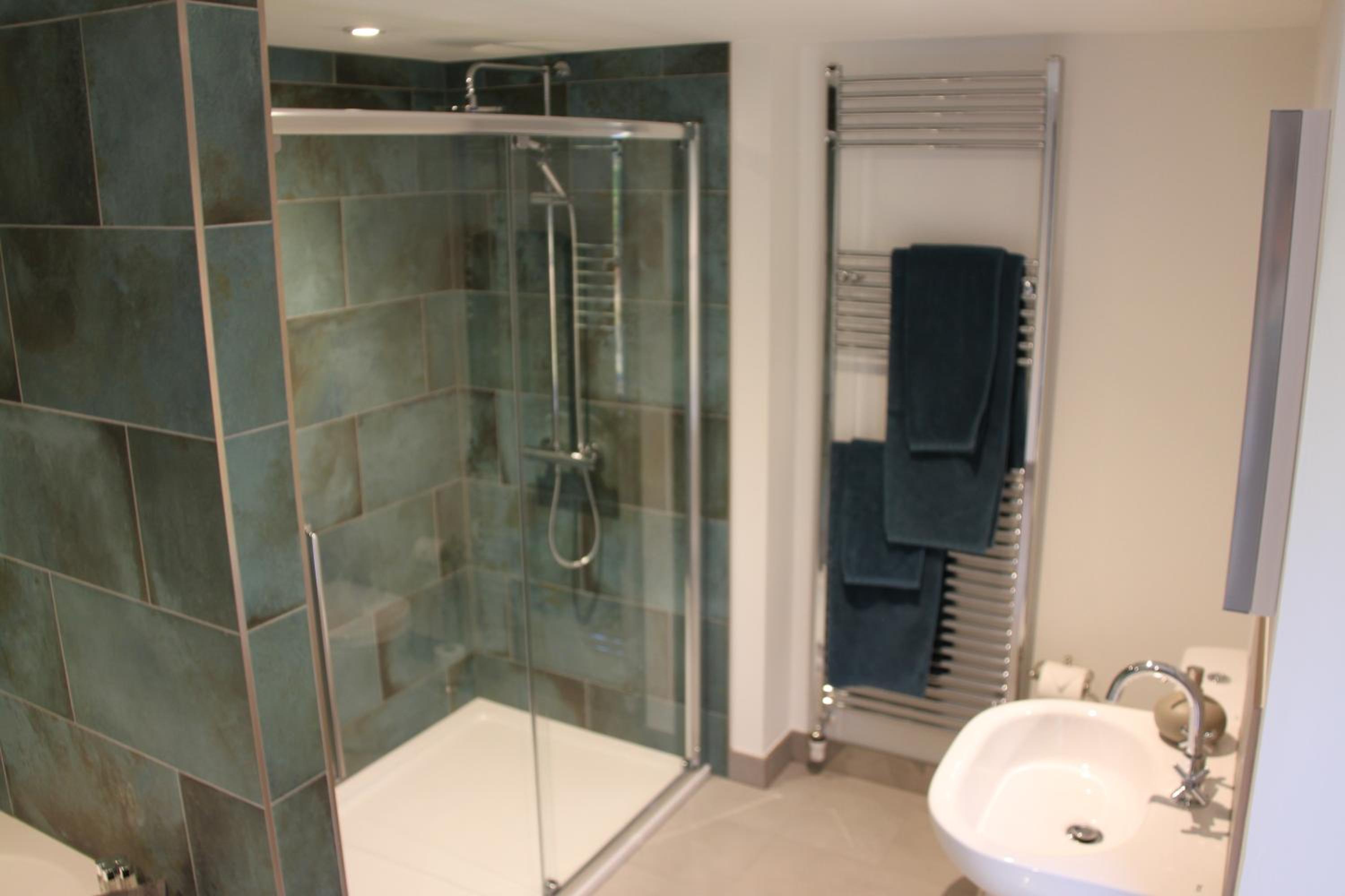 Deluxe Double Room (2 Adults + 1 Child) photo 3