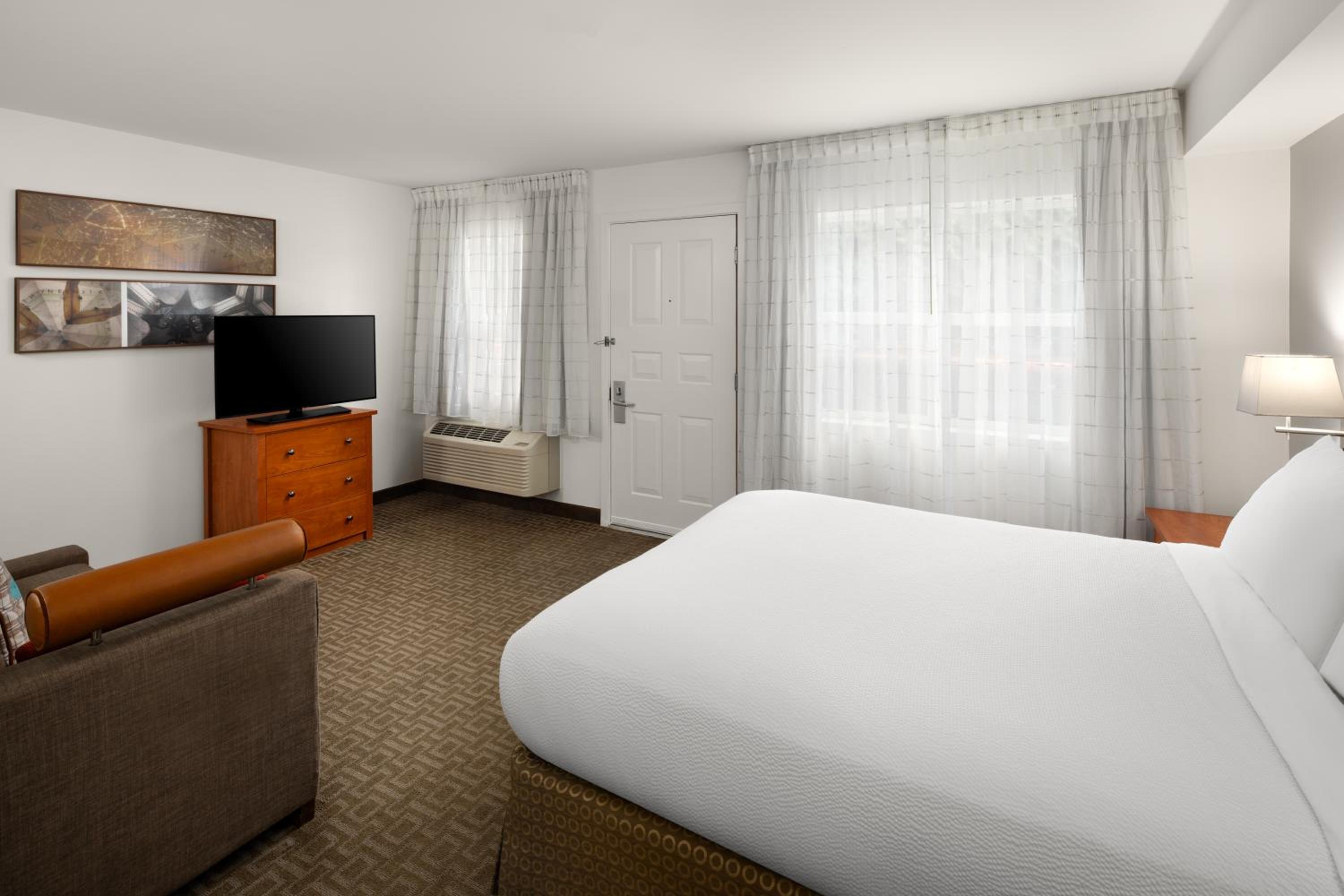 King Suite with Sofa Bed - Photo 5