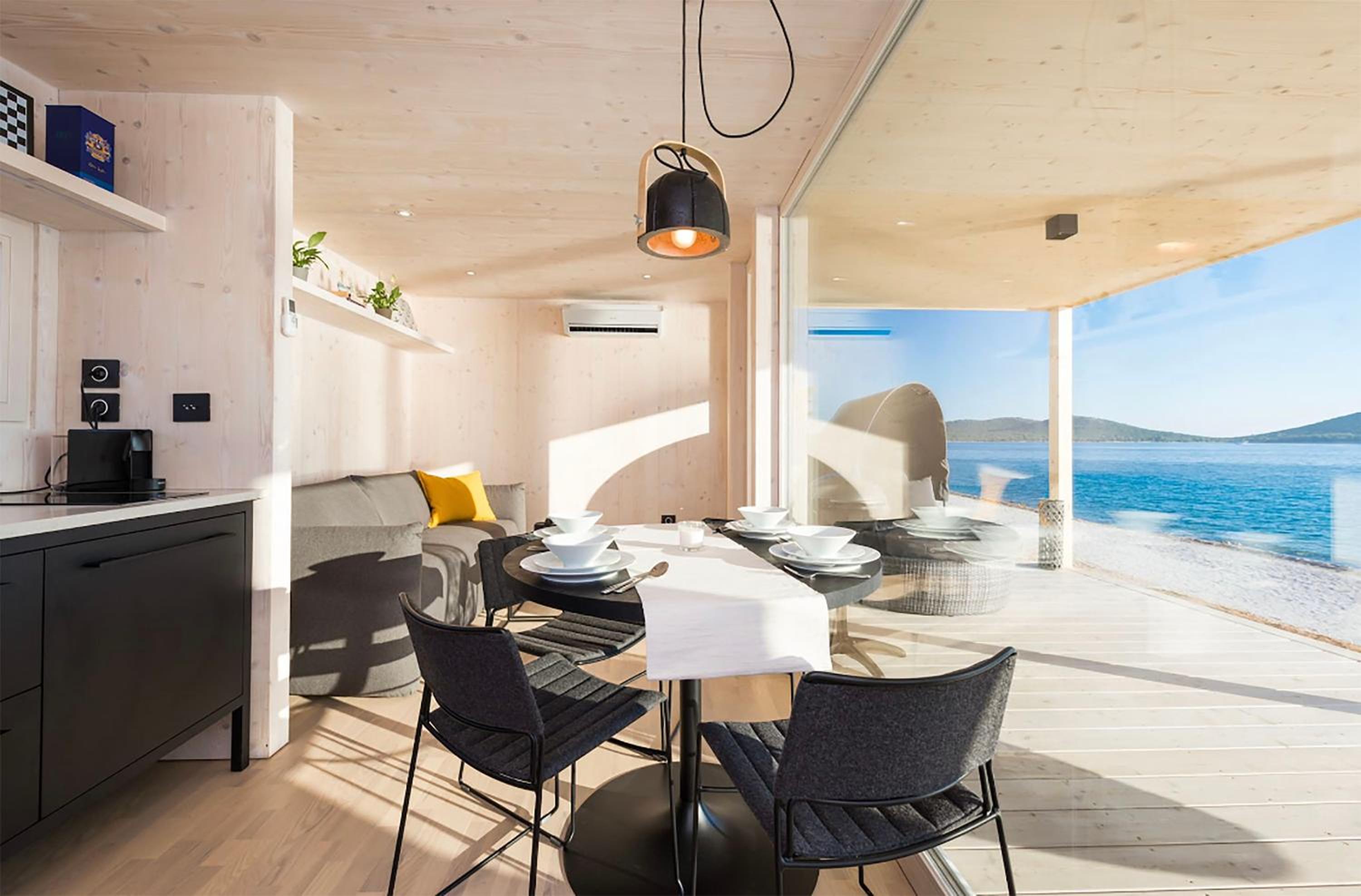 Holiday home in the first row of the beach 20