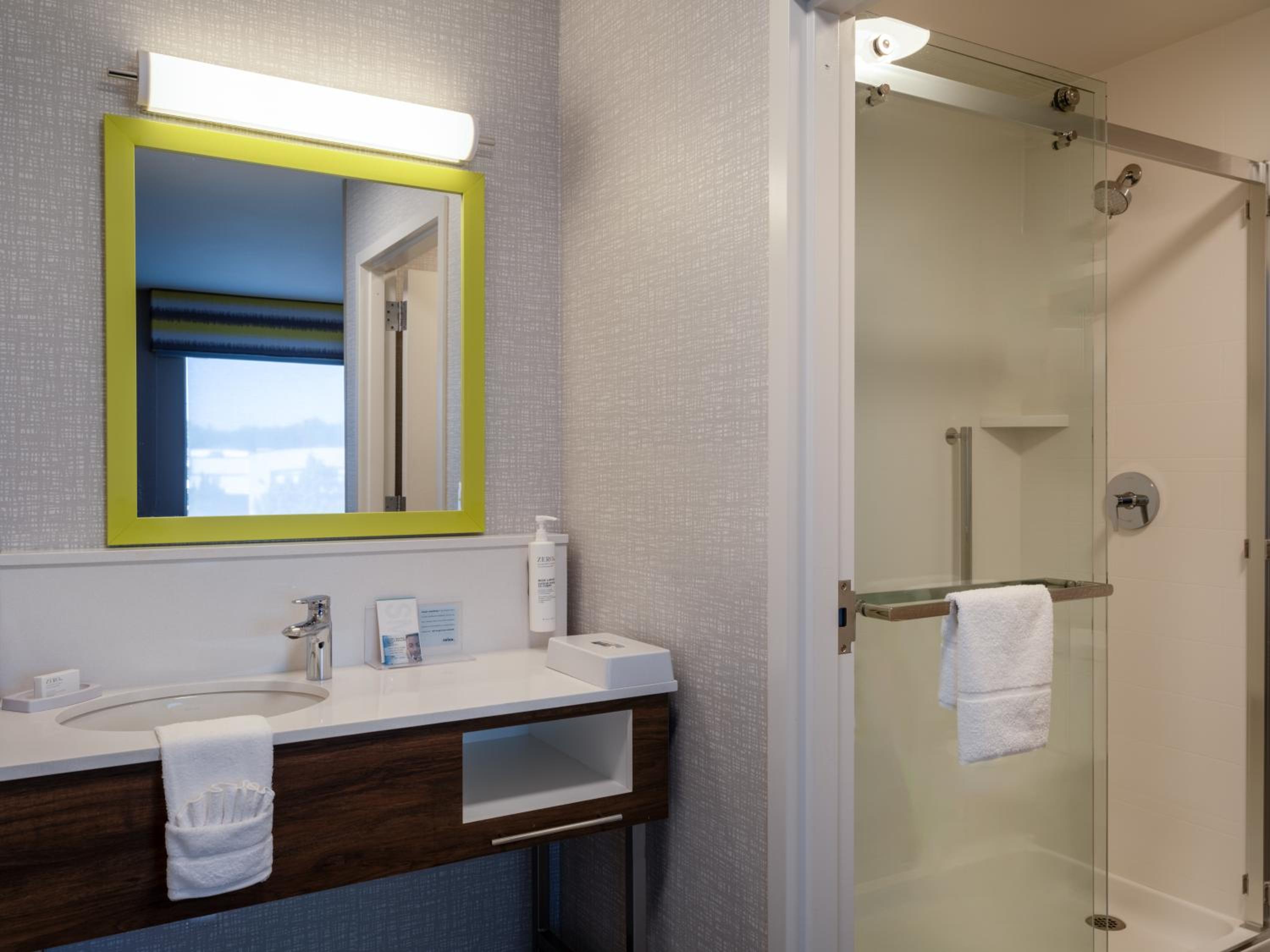 King Studio Suite - Non-Smoking - Photo 3