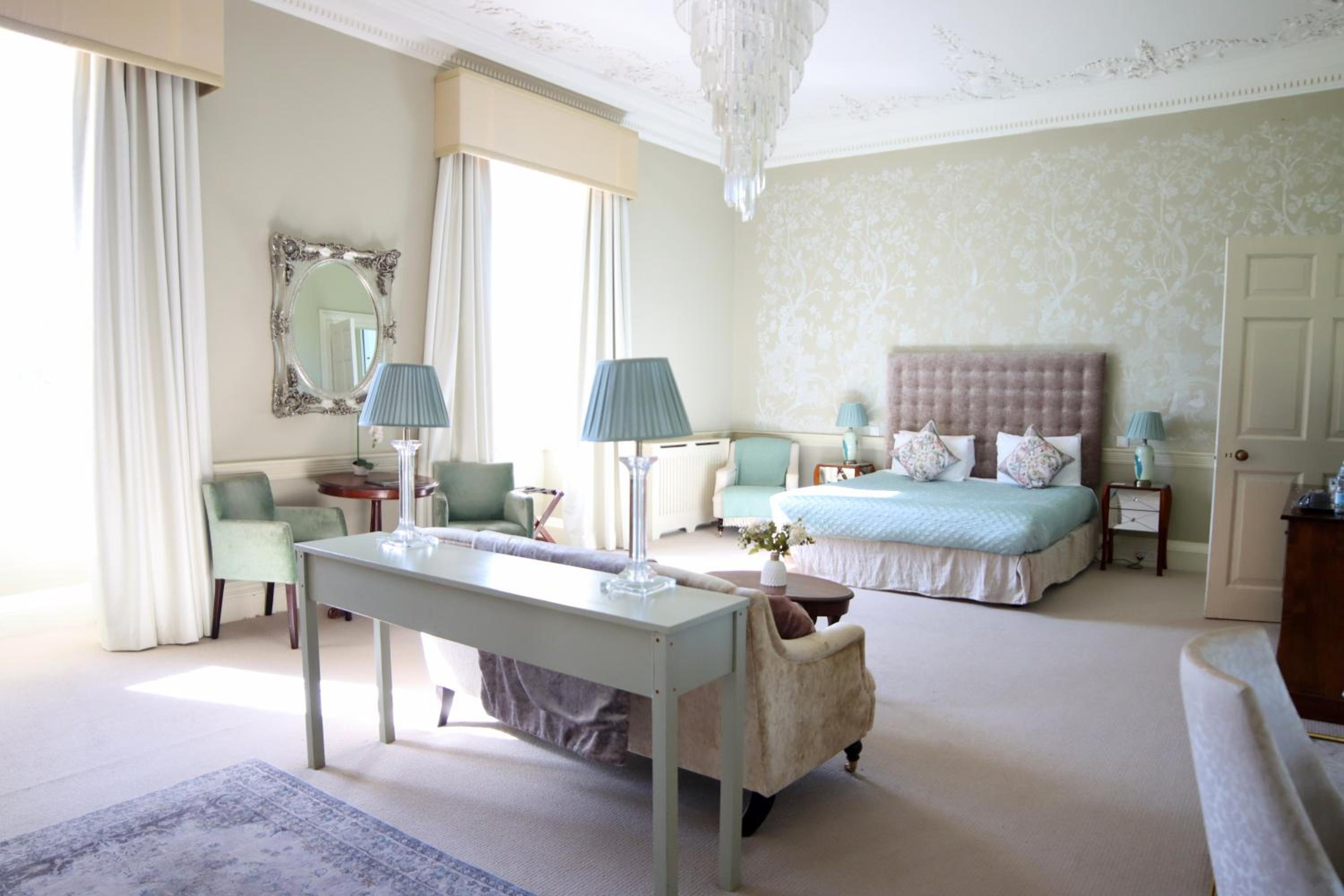 Honeymoon Suite