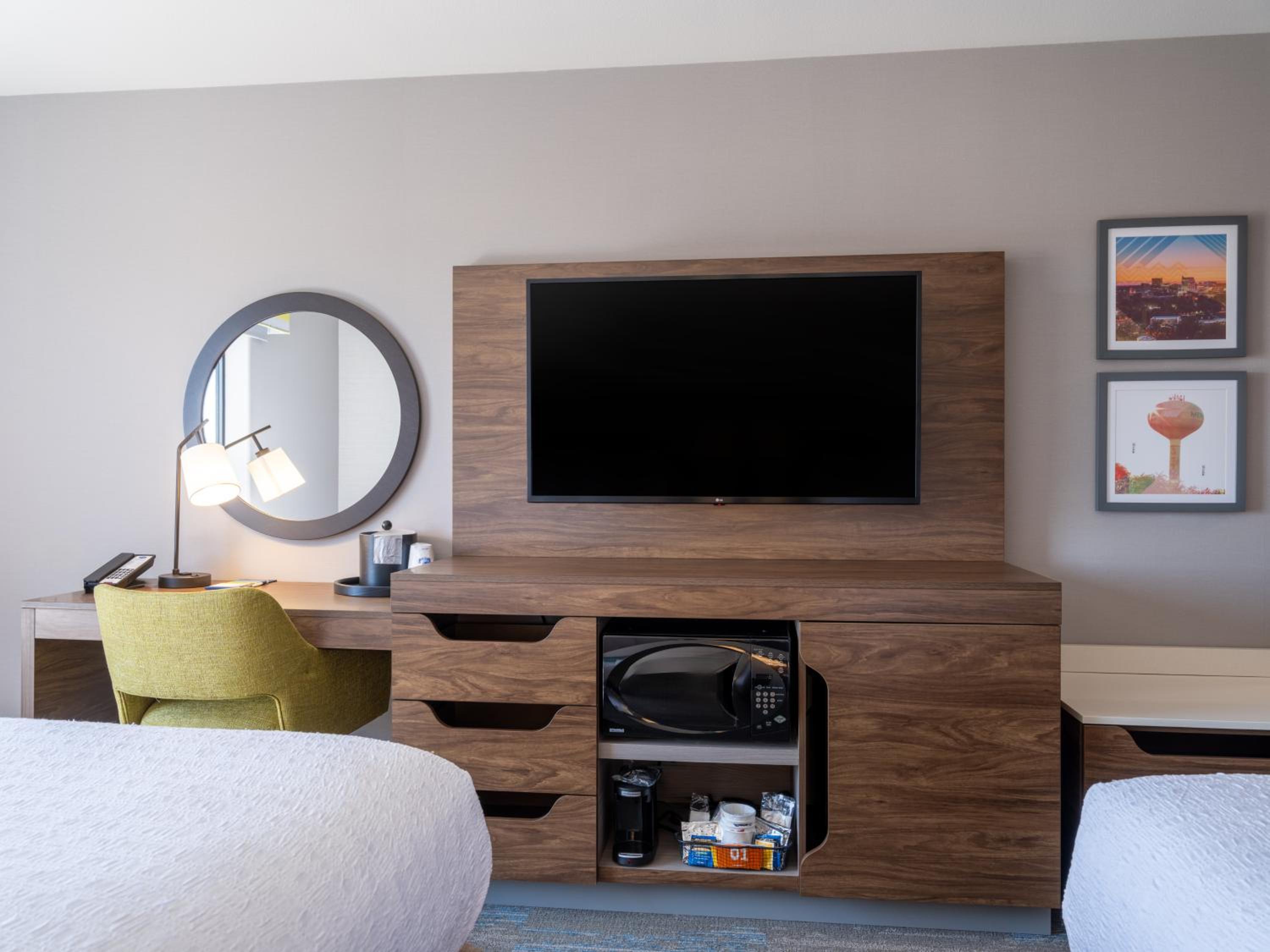 Room with Two Queen Beds - Non-Smoking - Photo 6