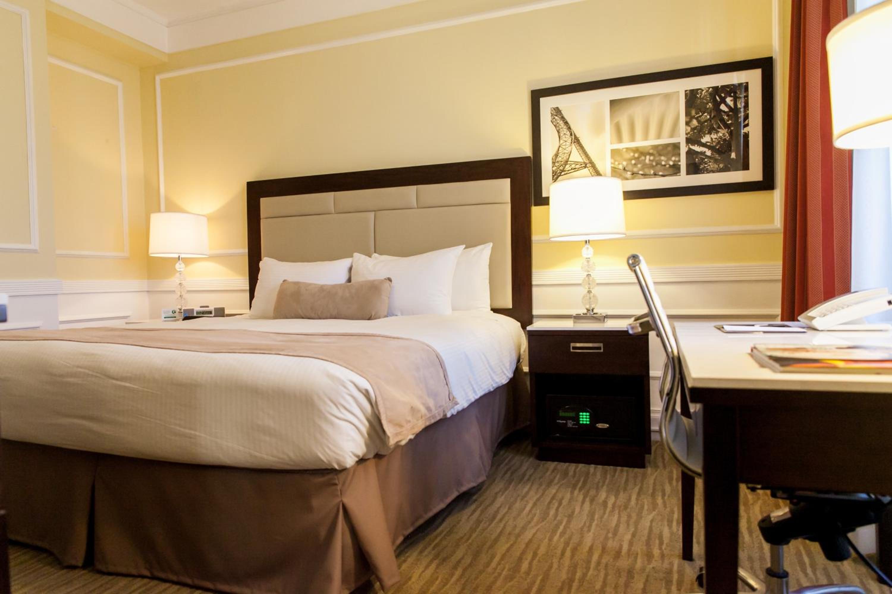 Superior King Room - Photo 1