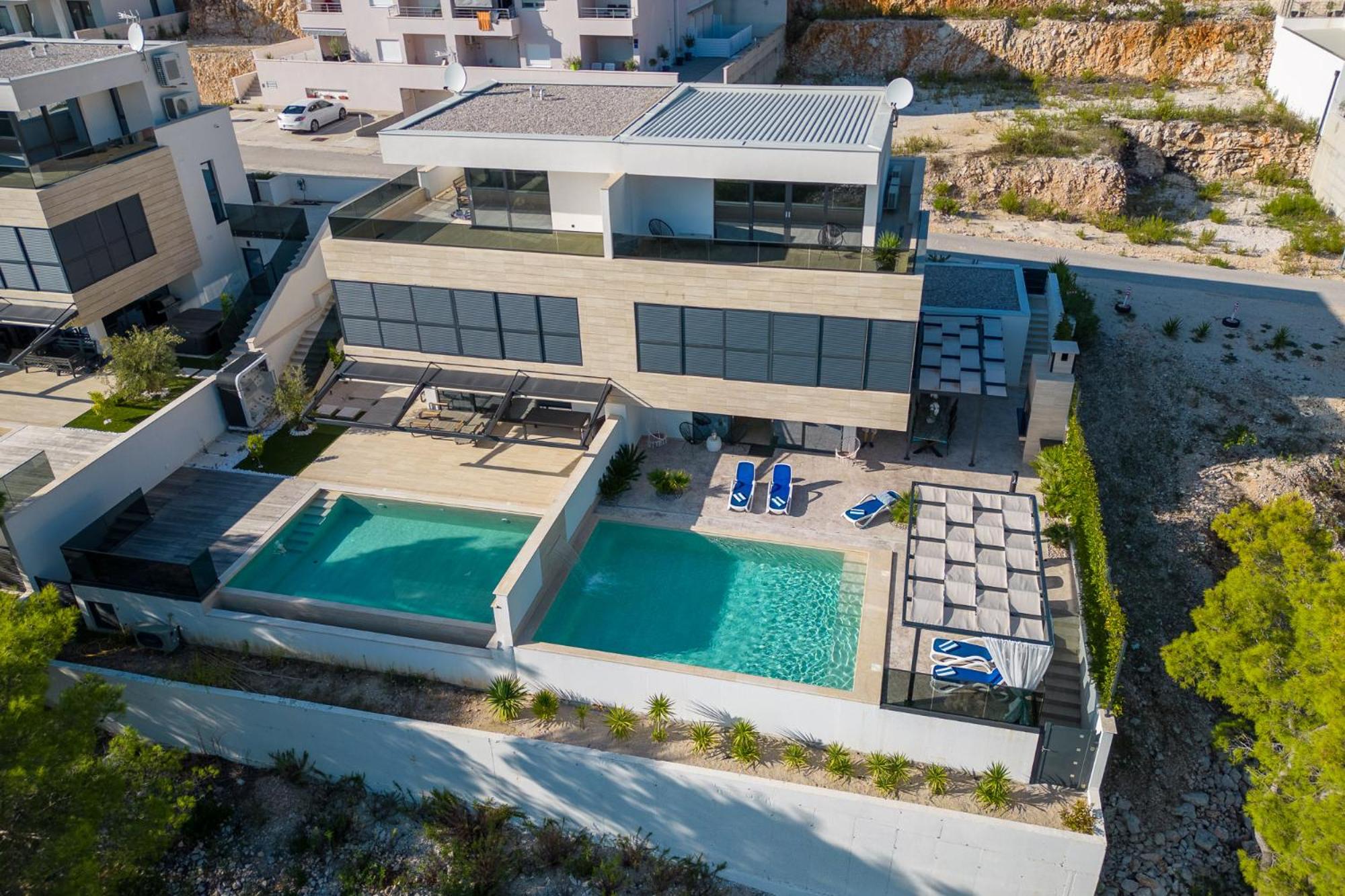 Villa photo 3