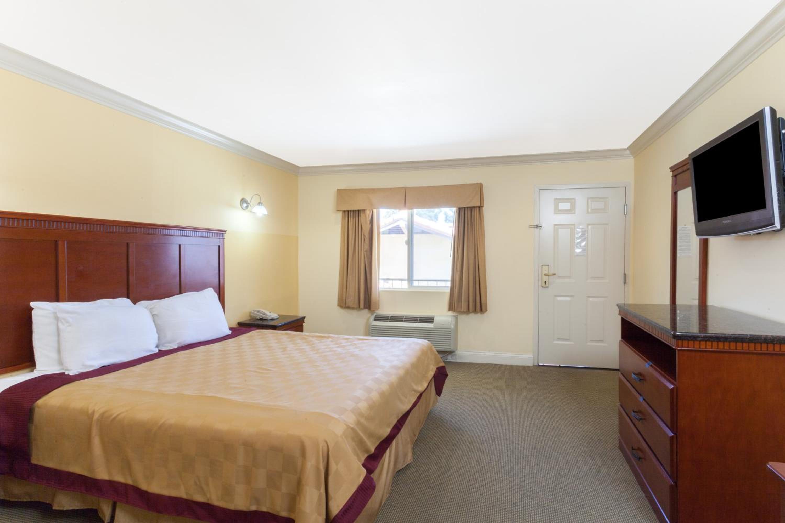 King Room- Non-Smoking