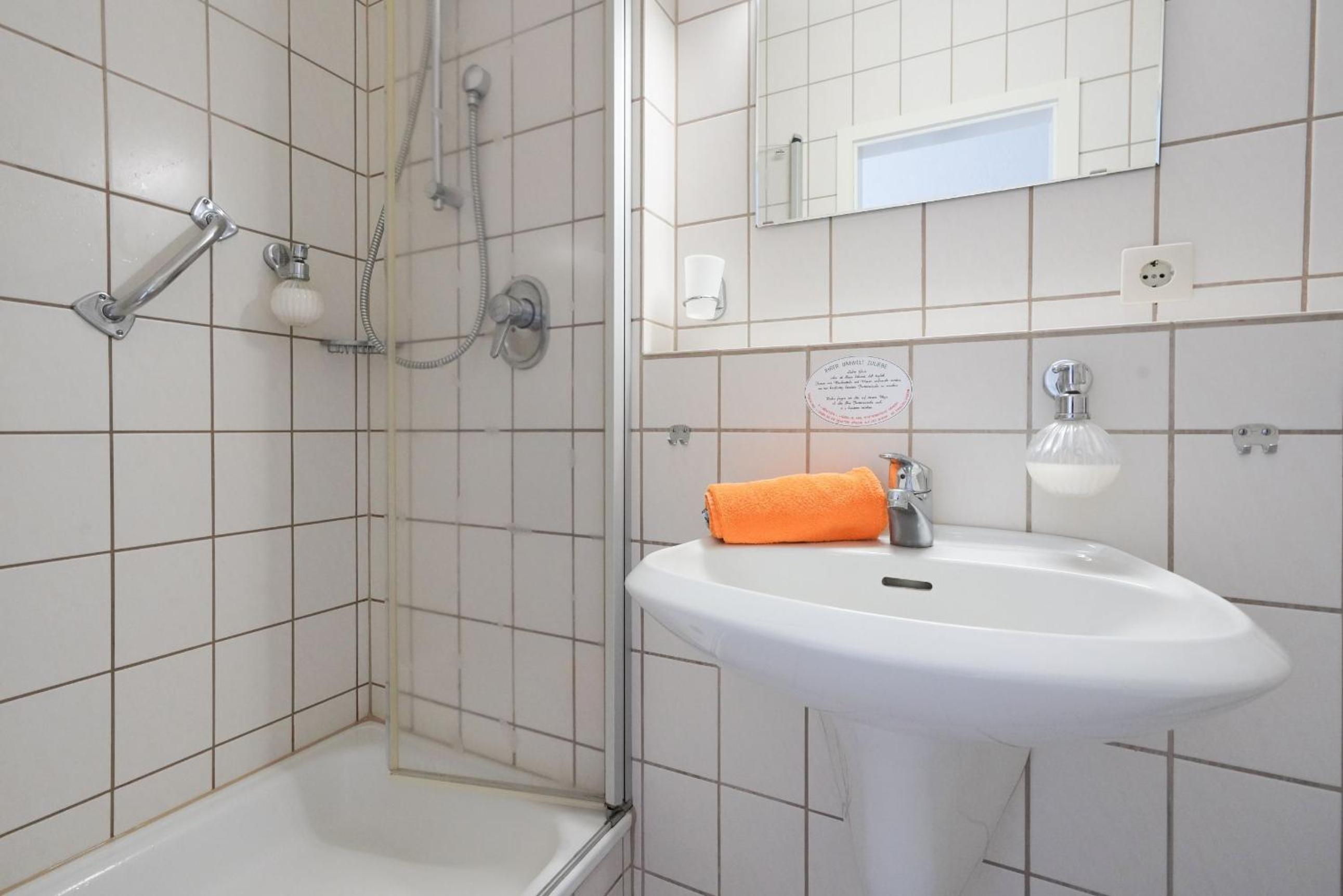 Budget Single Room photo 3