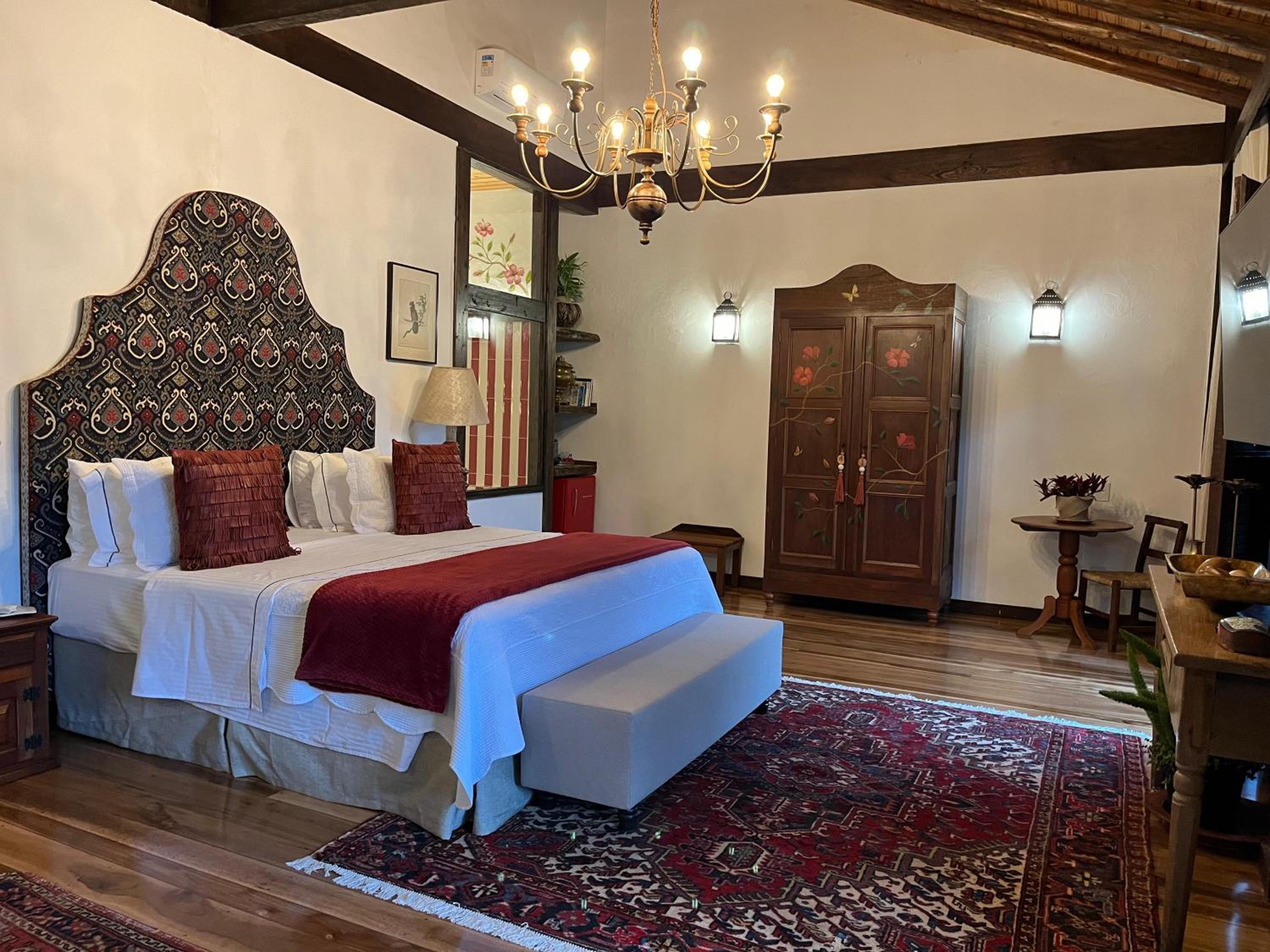 Superior King Suite