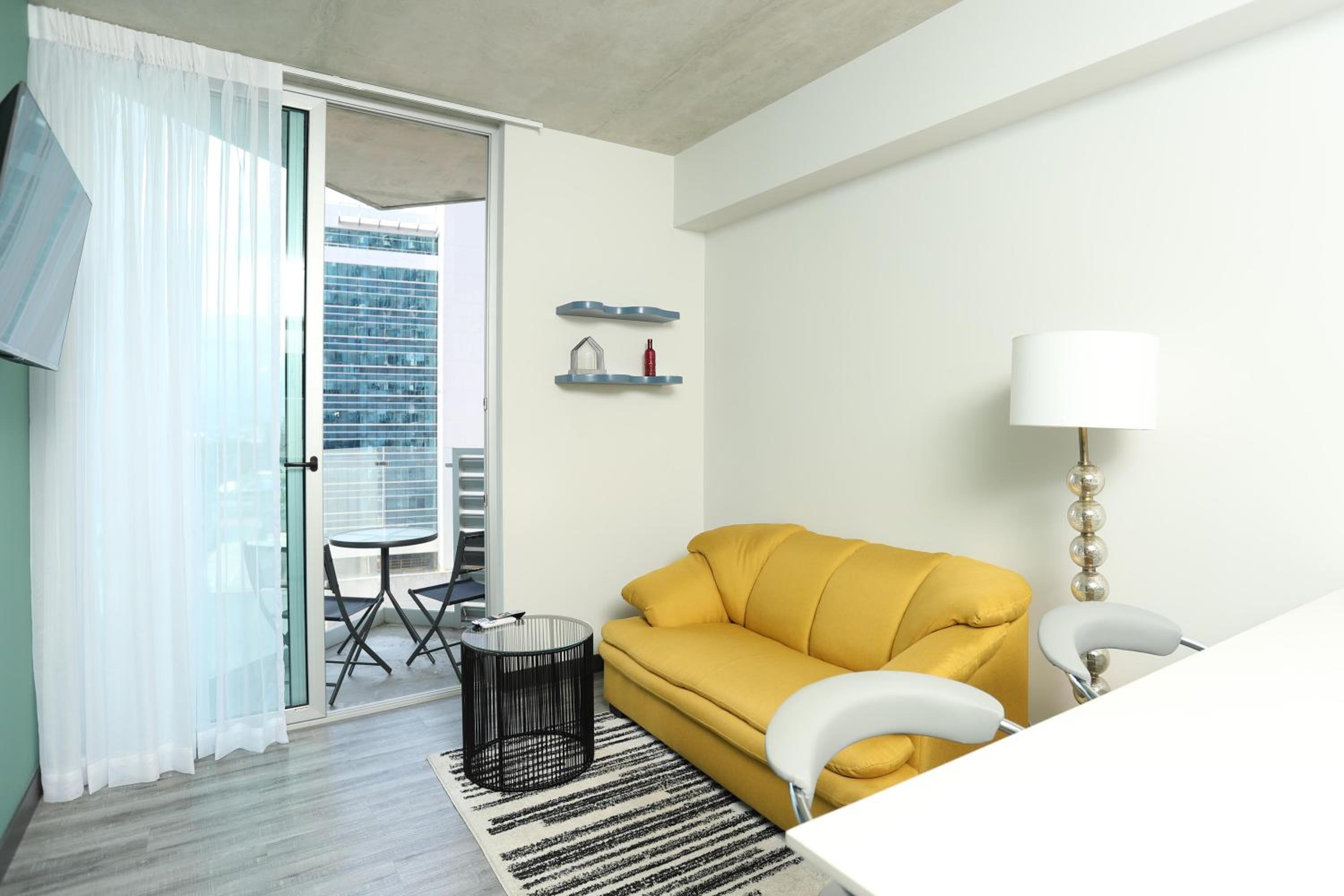 One-Bedroom Apartment photo 1