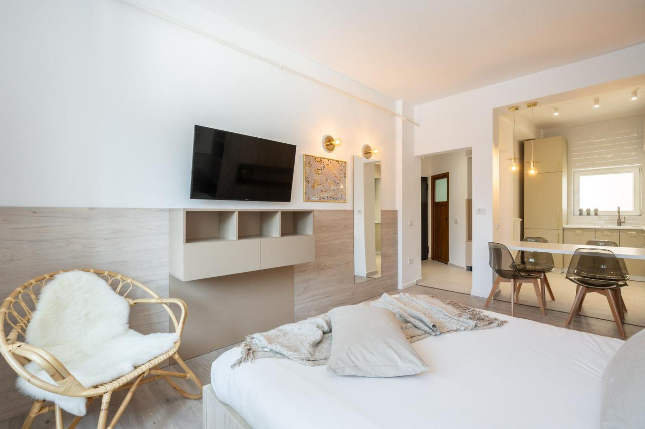 One-Bedroom Apartment