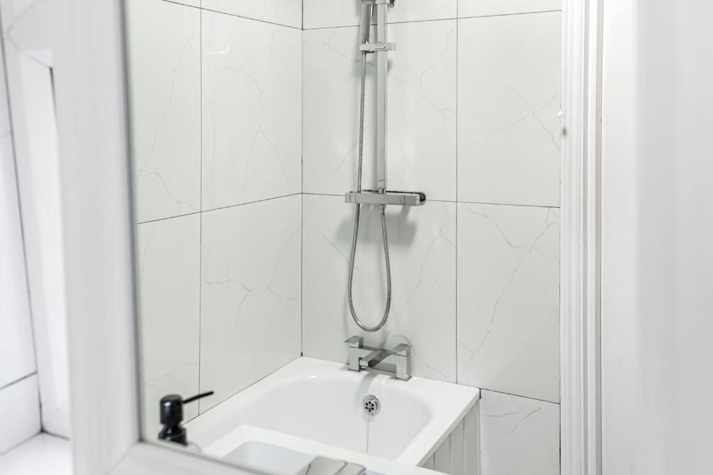 Two-Bedroom Apartment photo 3