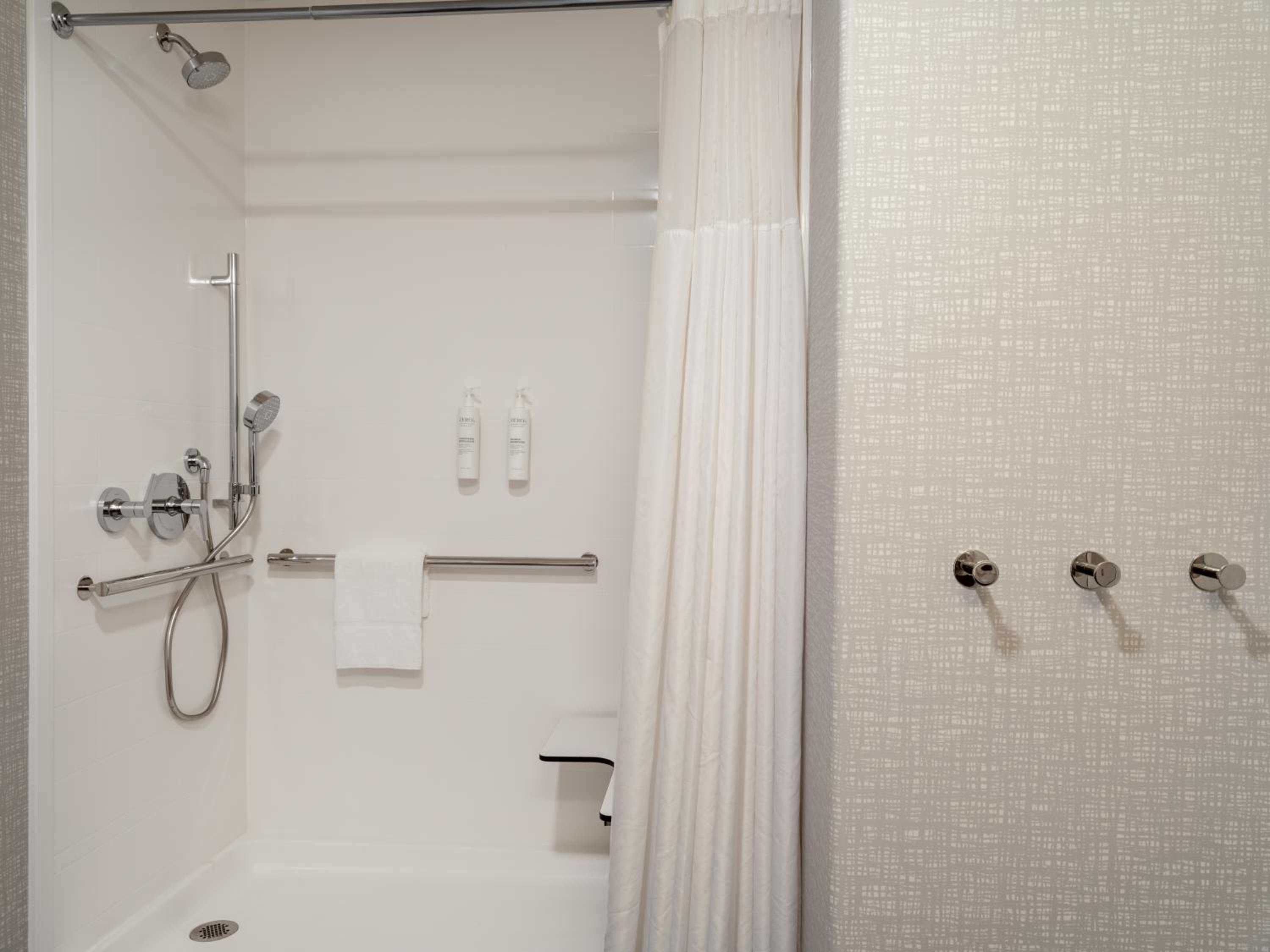 King Room with Roll-In Shower - Mobility/Hearing Accessible - Photo 3