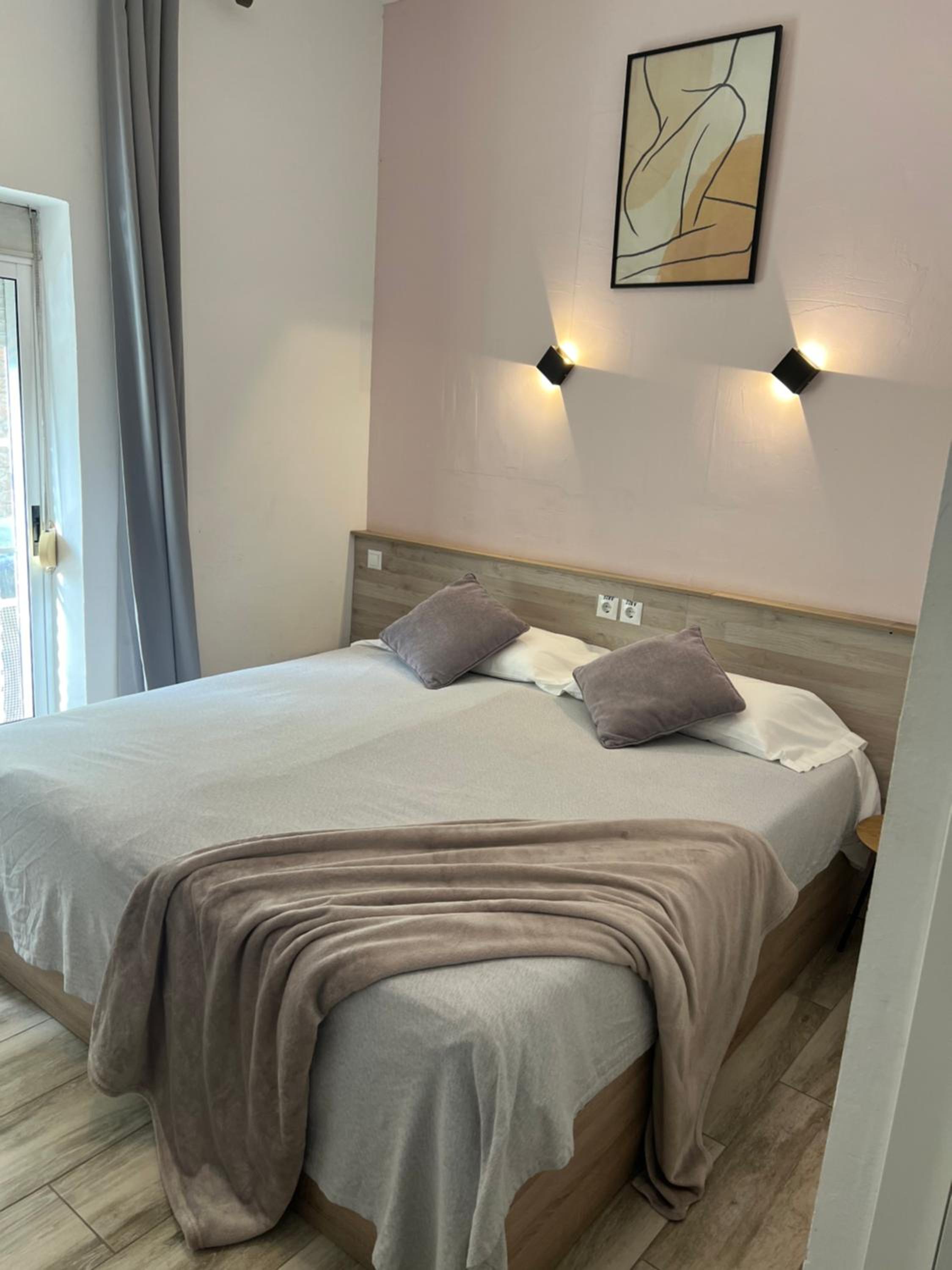 Double Room with Private Bathroom - Photo 1
