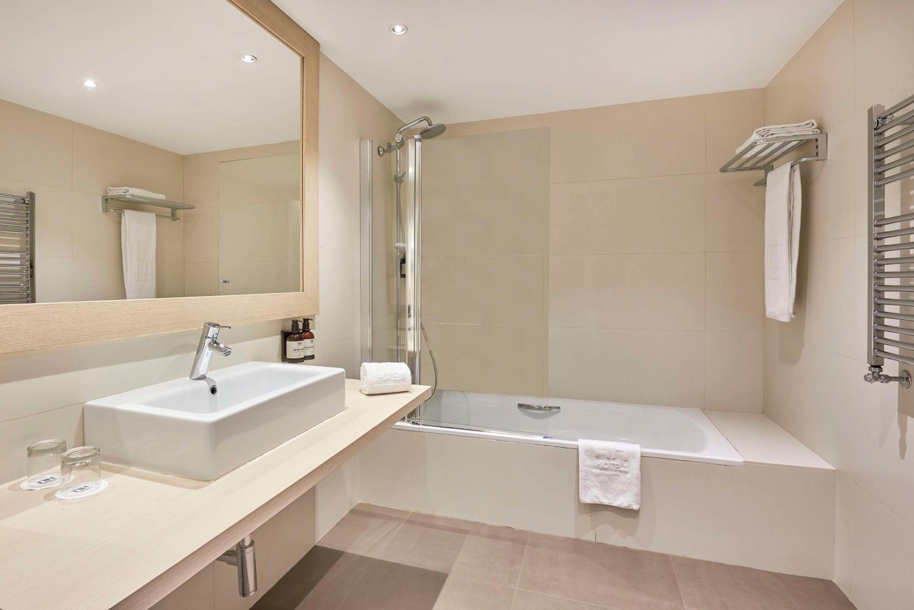 Standard Double or Twin Room photo 2