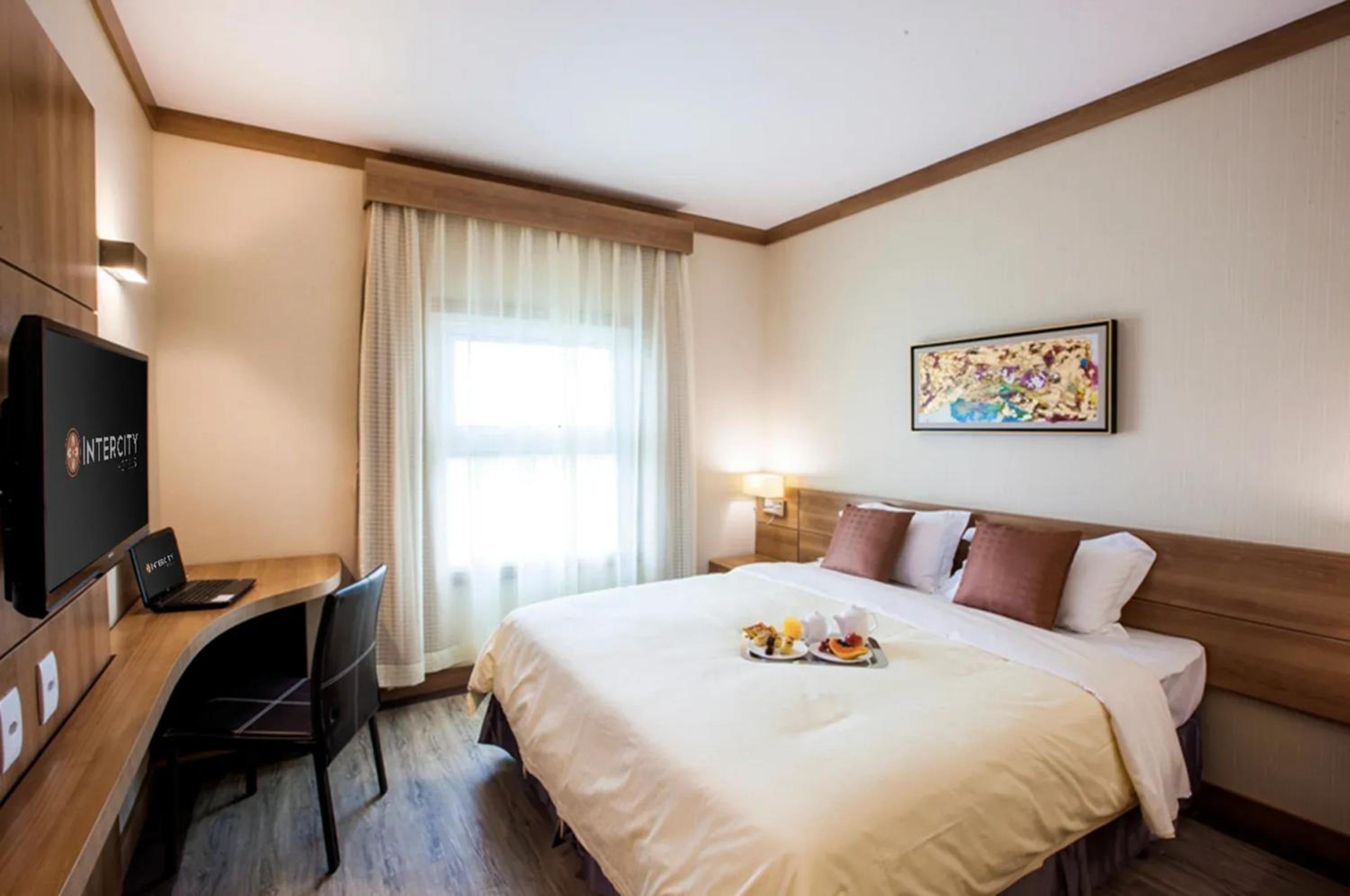Luxury Double - 1 Queen Bed photo 1