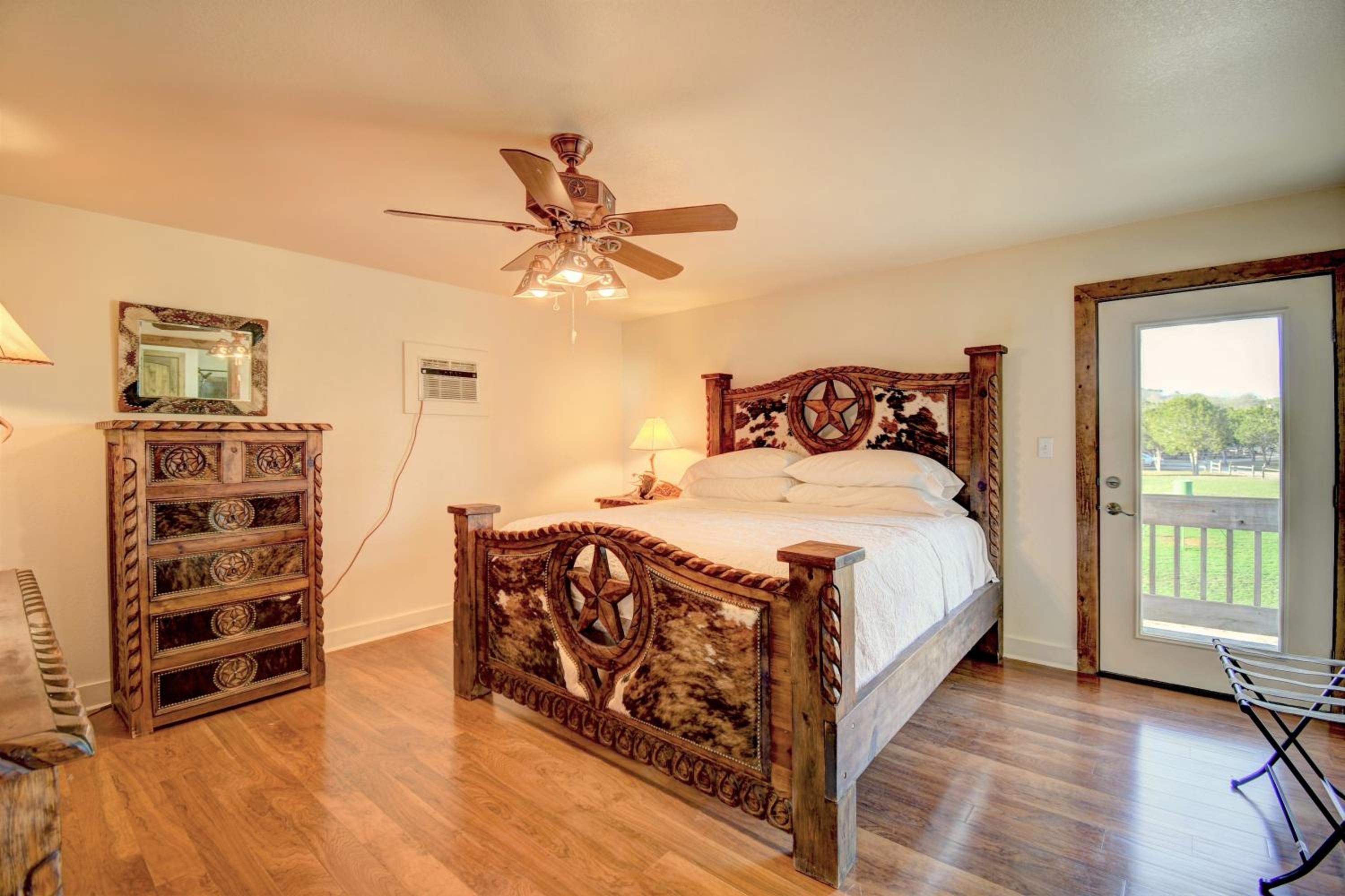 One-Bedroom House photo 1