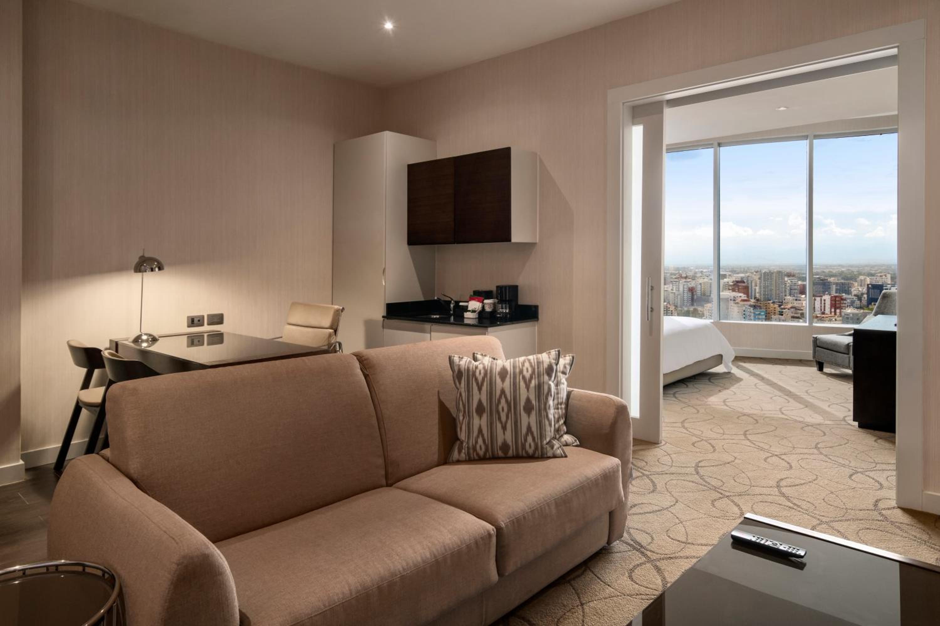 One-Bedroom Corner King Suite with City Views thumbnail 5
