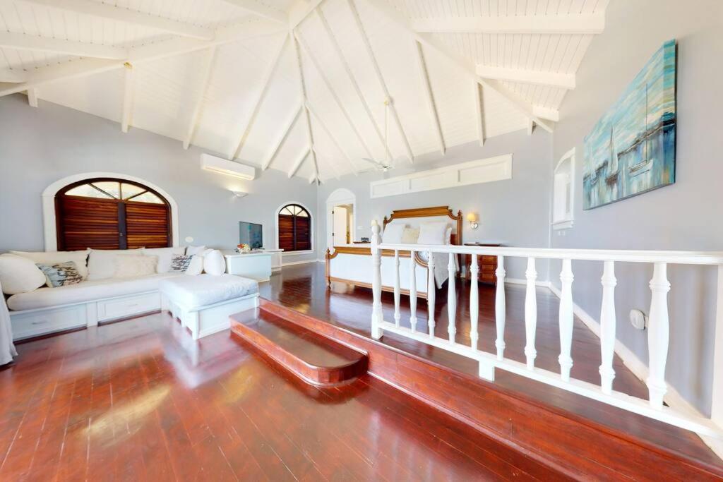 Villa photo 2