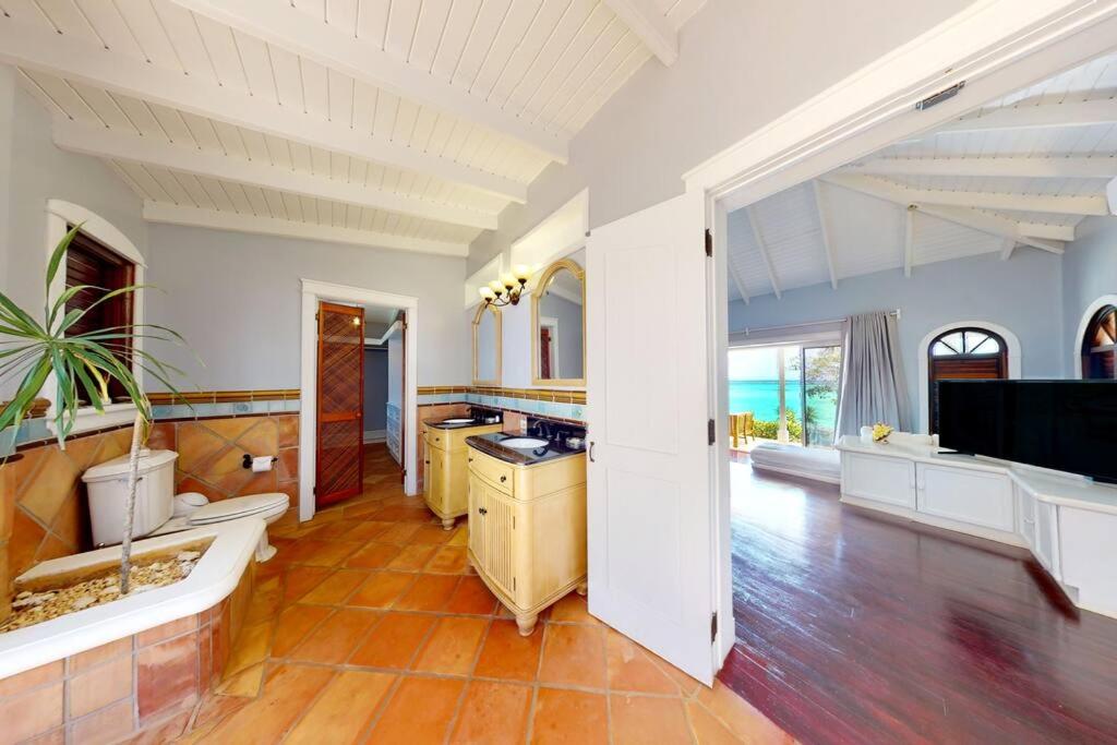 Villa photo 1