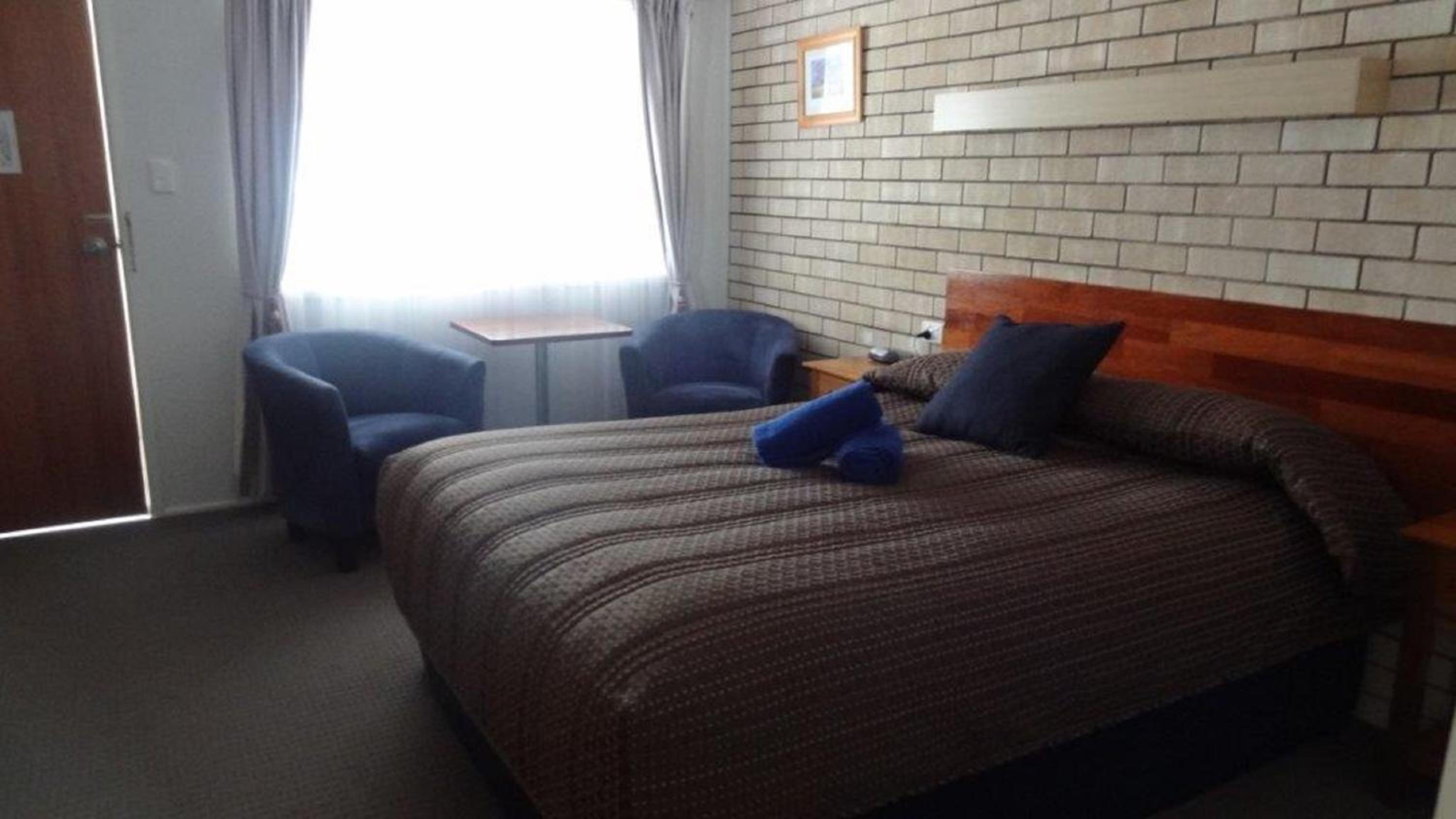 Queen Room photo 3