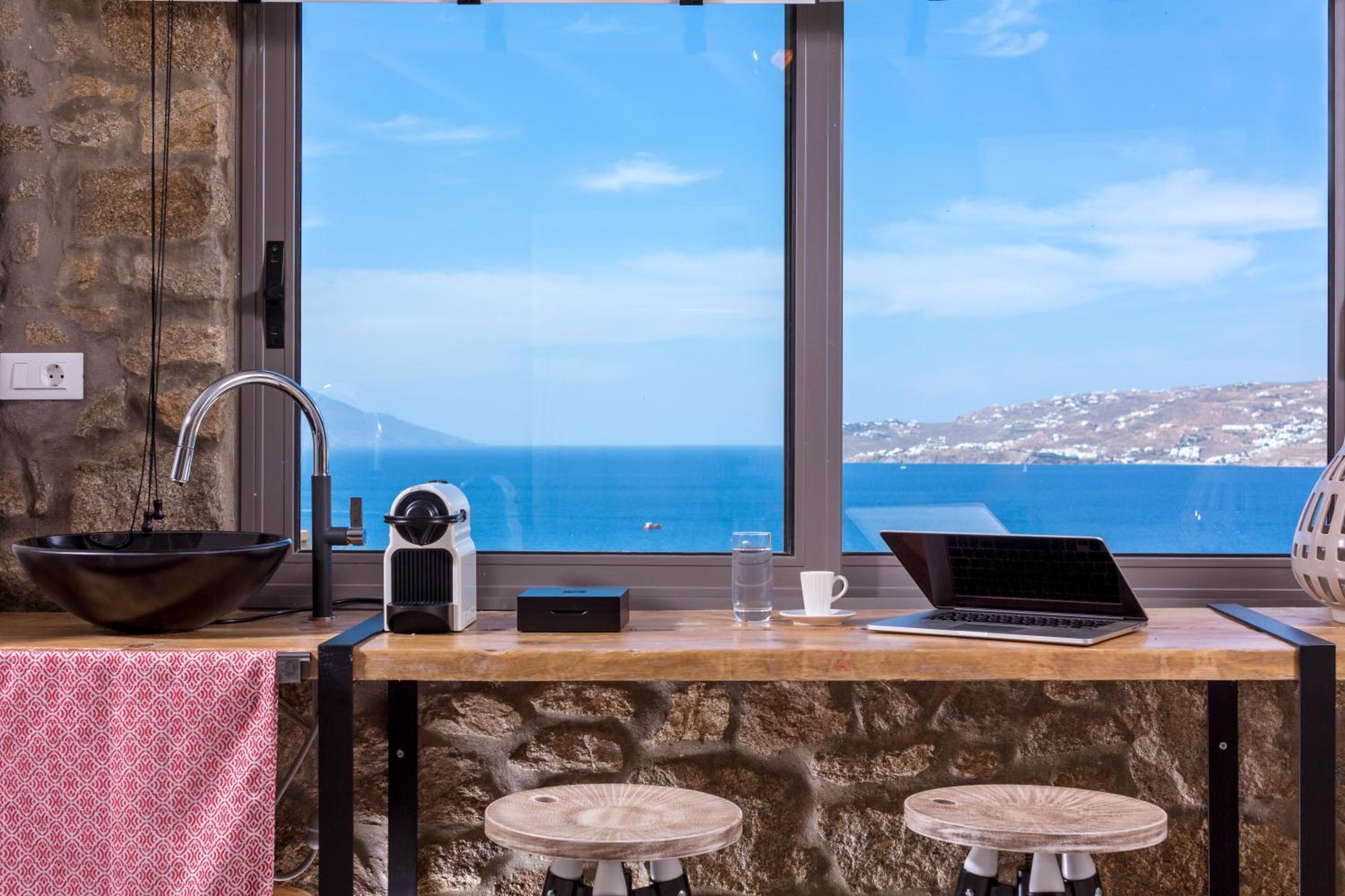 Corner Suite with Sea View with Sharing Pool - Photo 8
