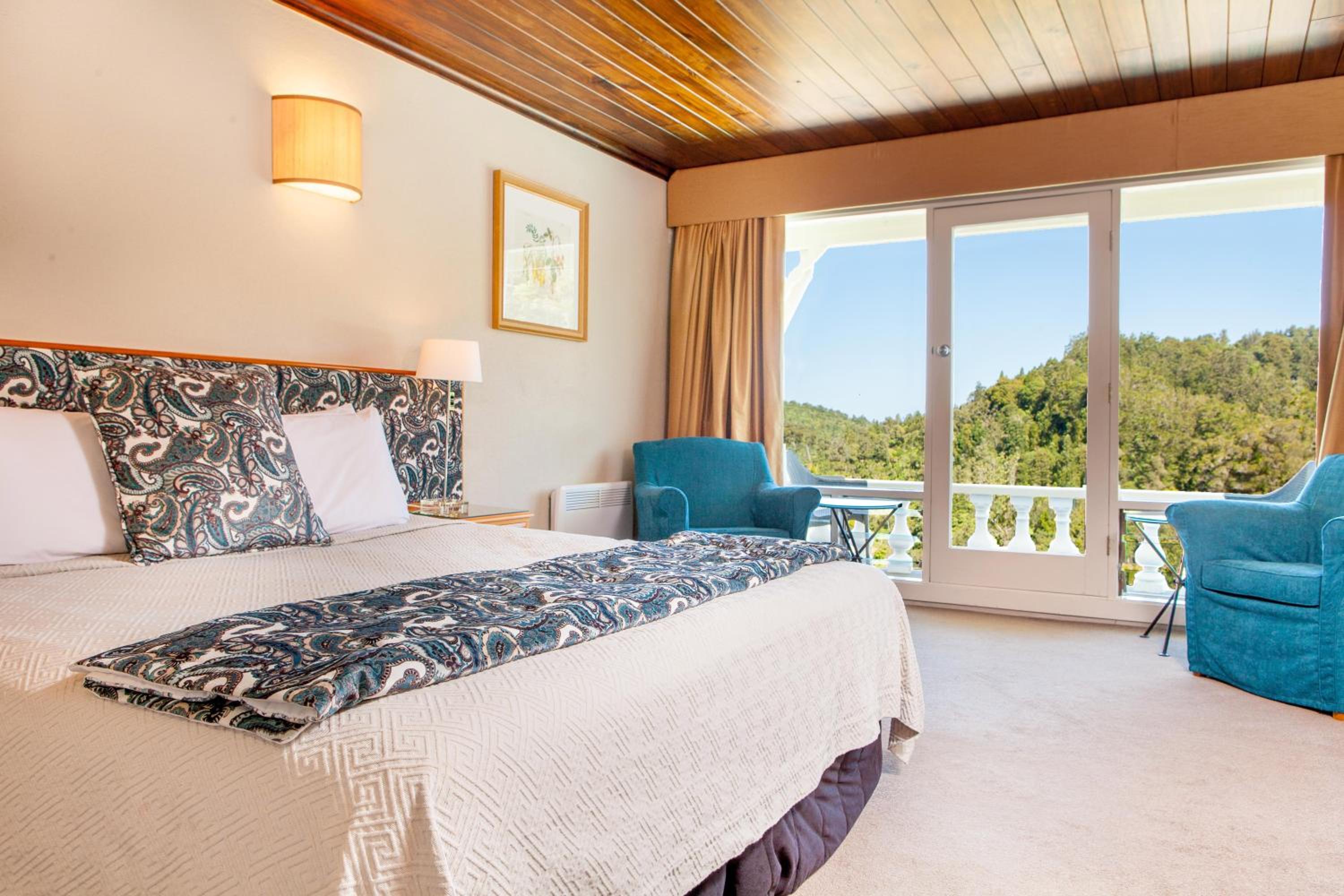 Deluxe Room - Photo 1