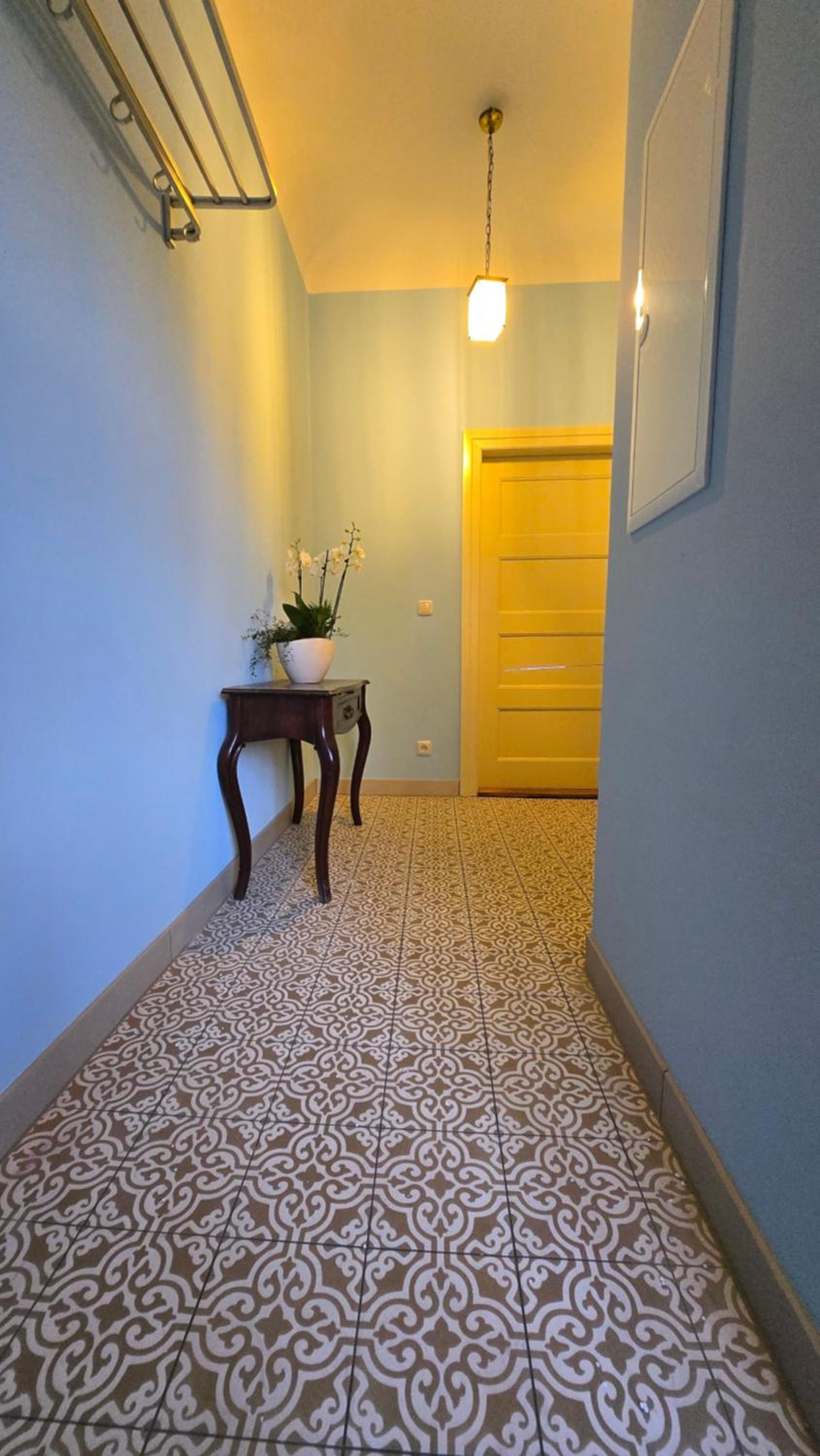 One-Bedroom Apartment photo 3