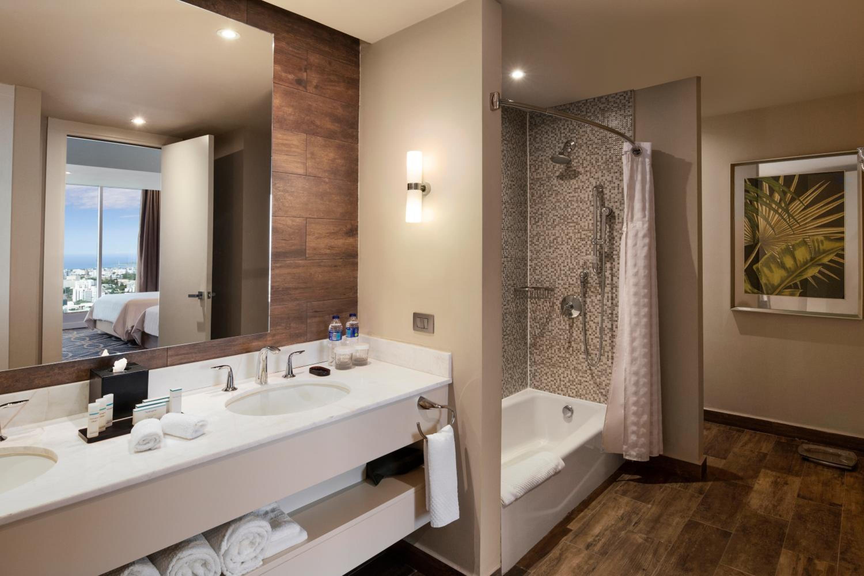 One-Bedroom Suite with Two Double Beds