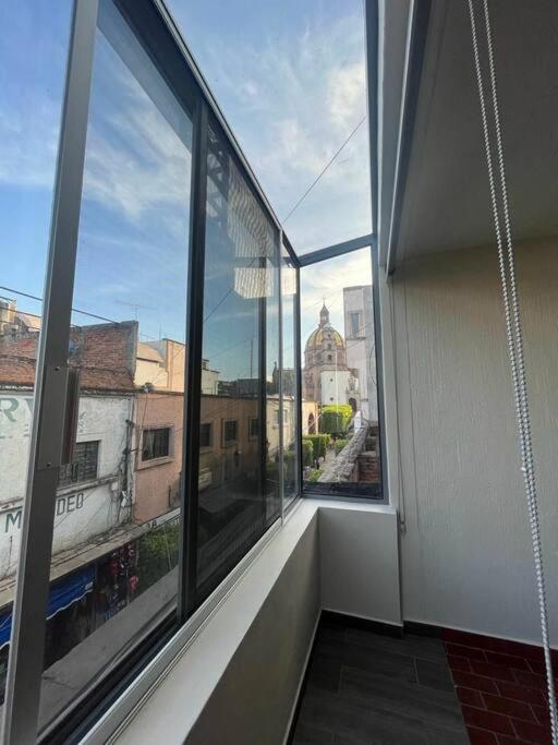 One-Bedroom Apartment with View photo 2
