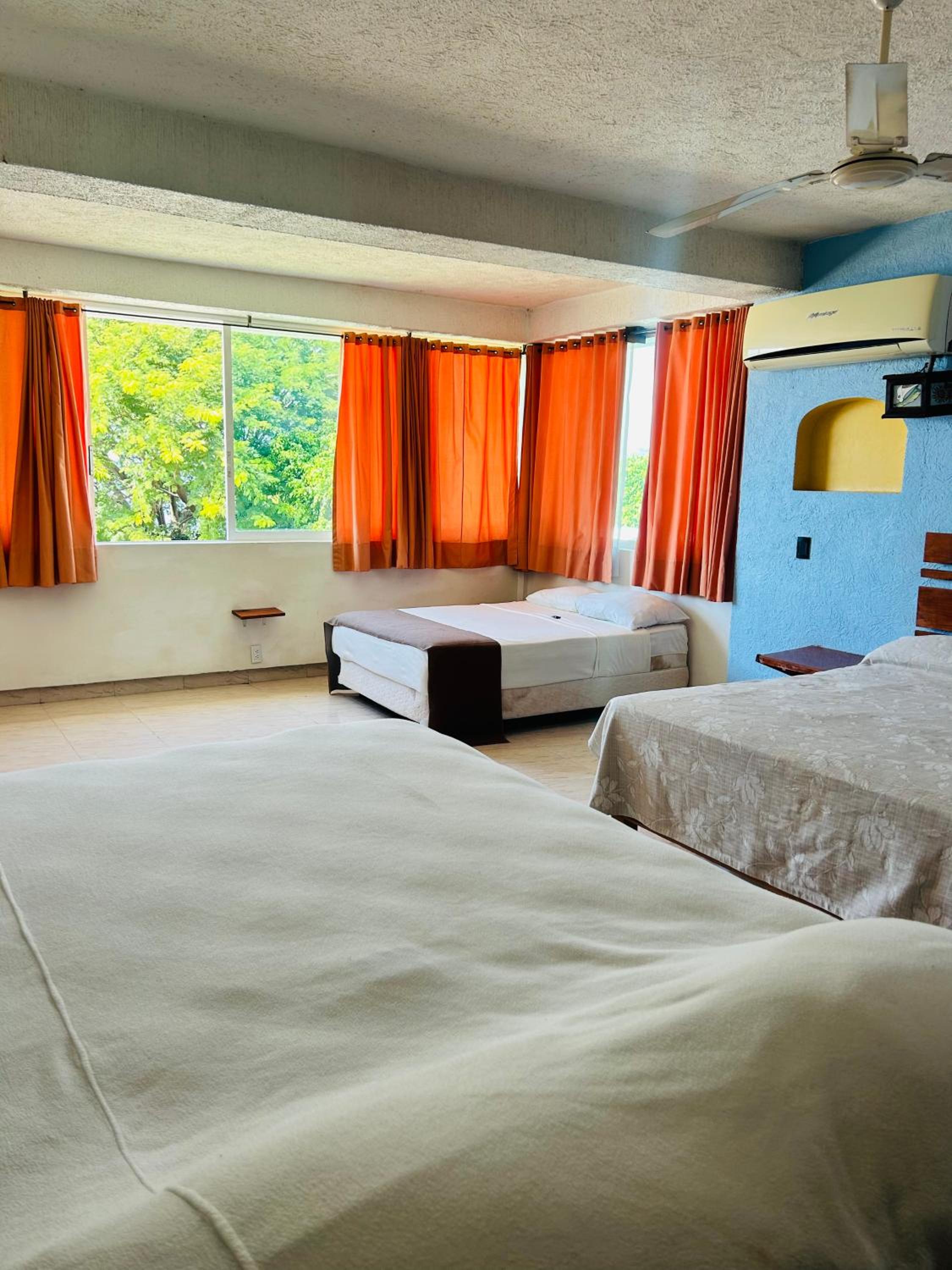 Basic Triple Room photo 1