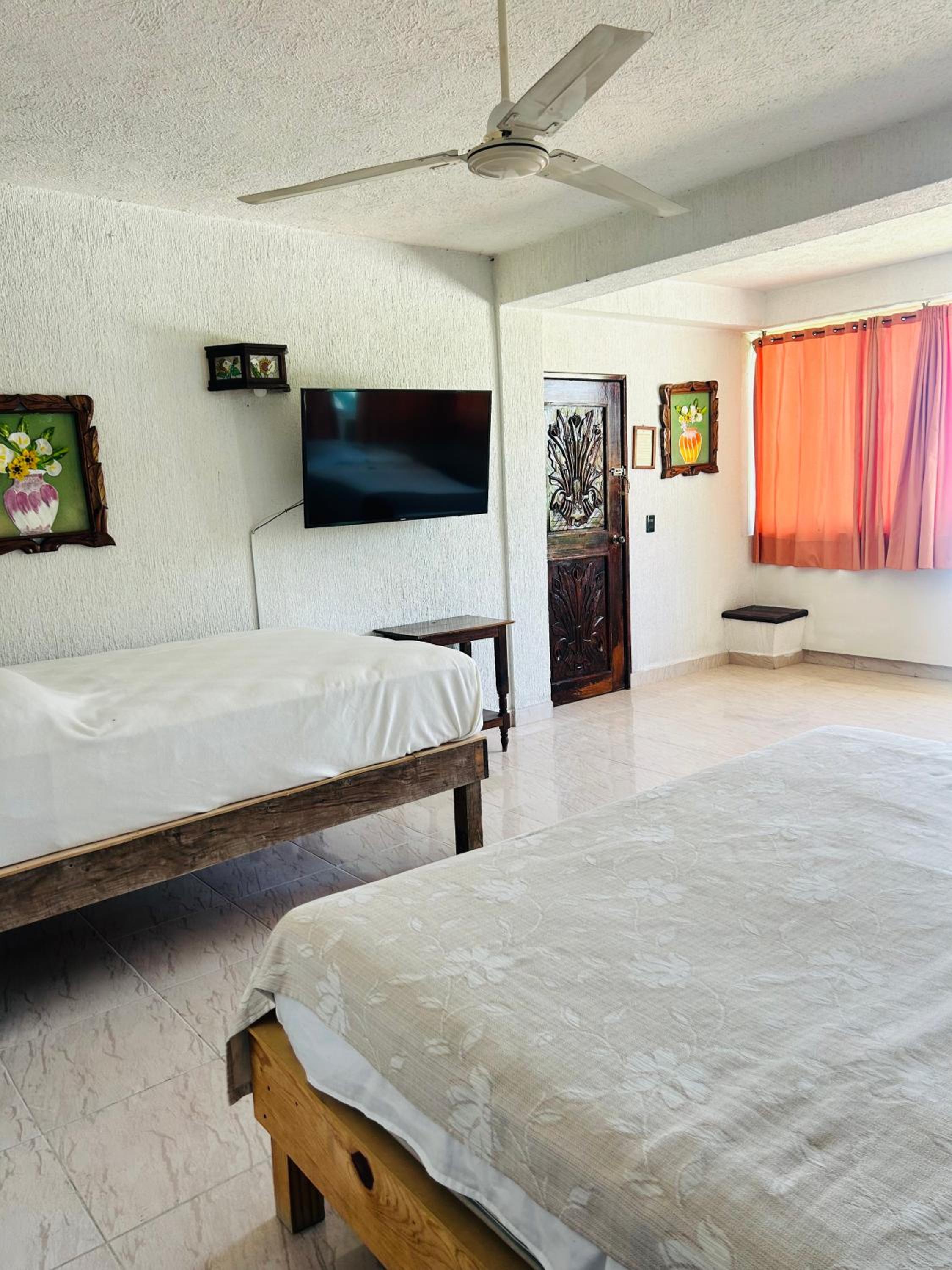 Basic Triple Room photo 3