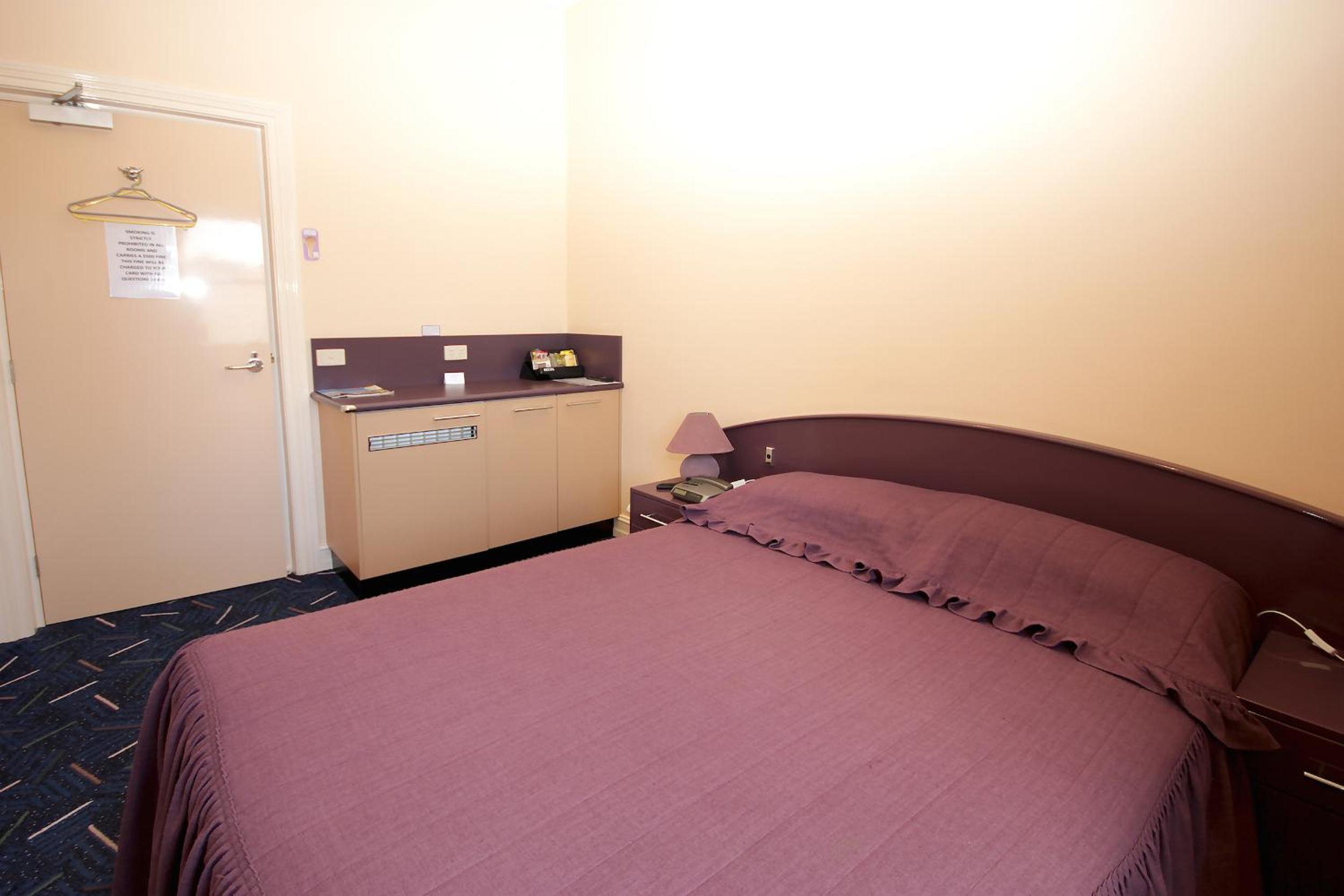 Budget Double Room photo 2