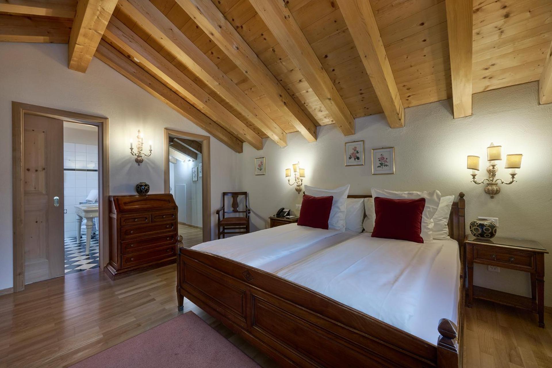 Two-Bedroom Suite - Photo 3
