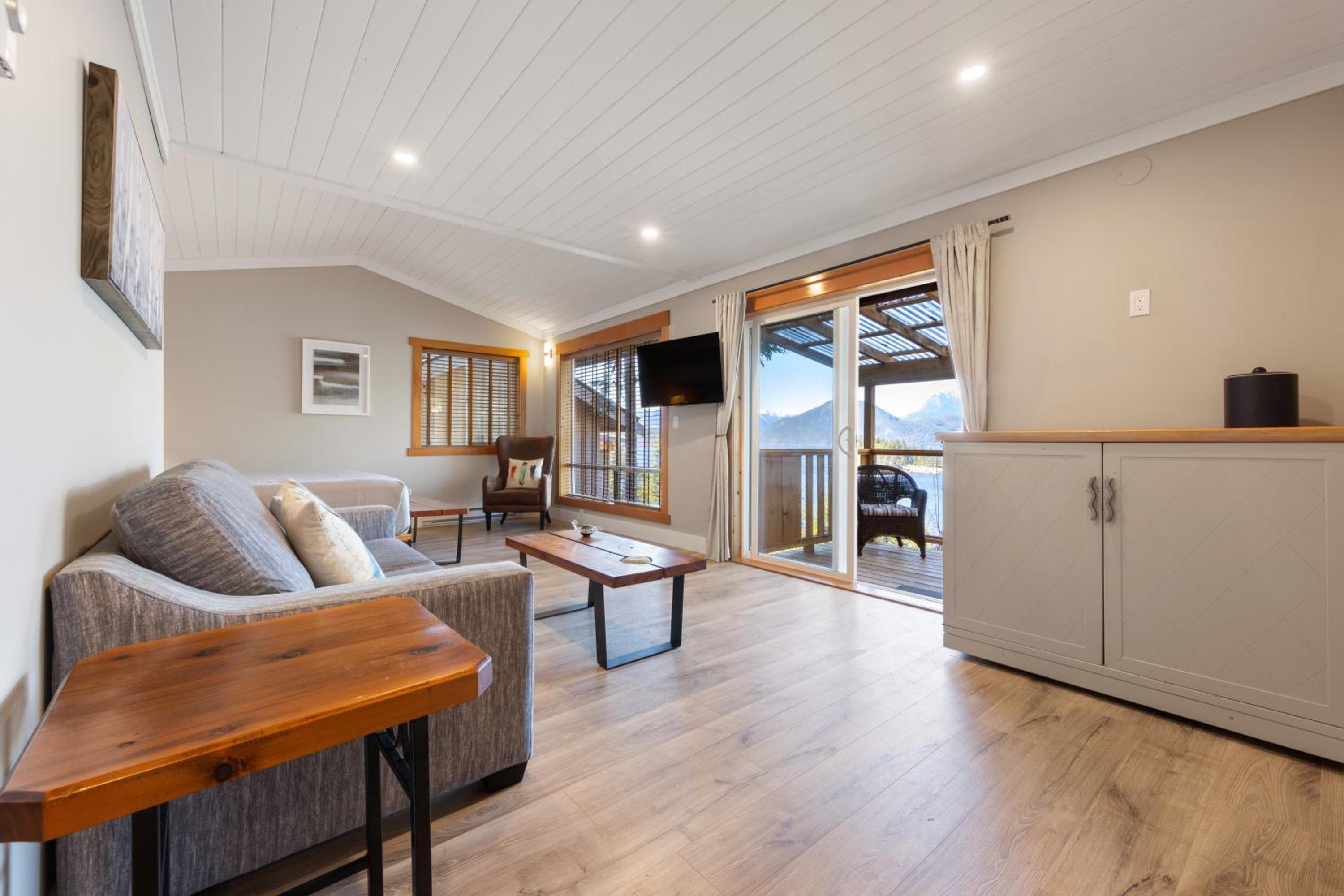 King Suite with Ocean View photo 1