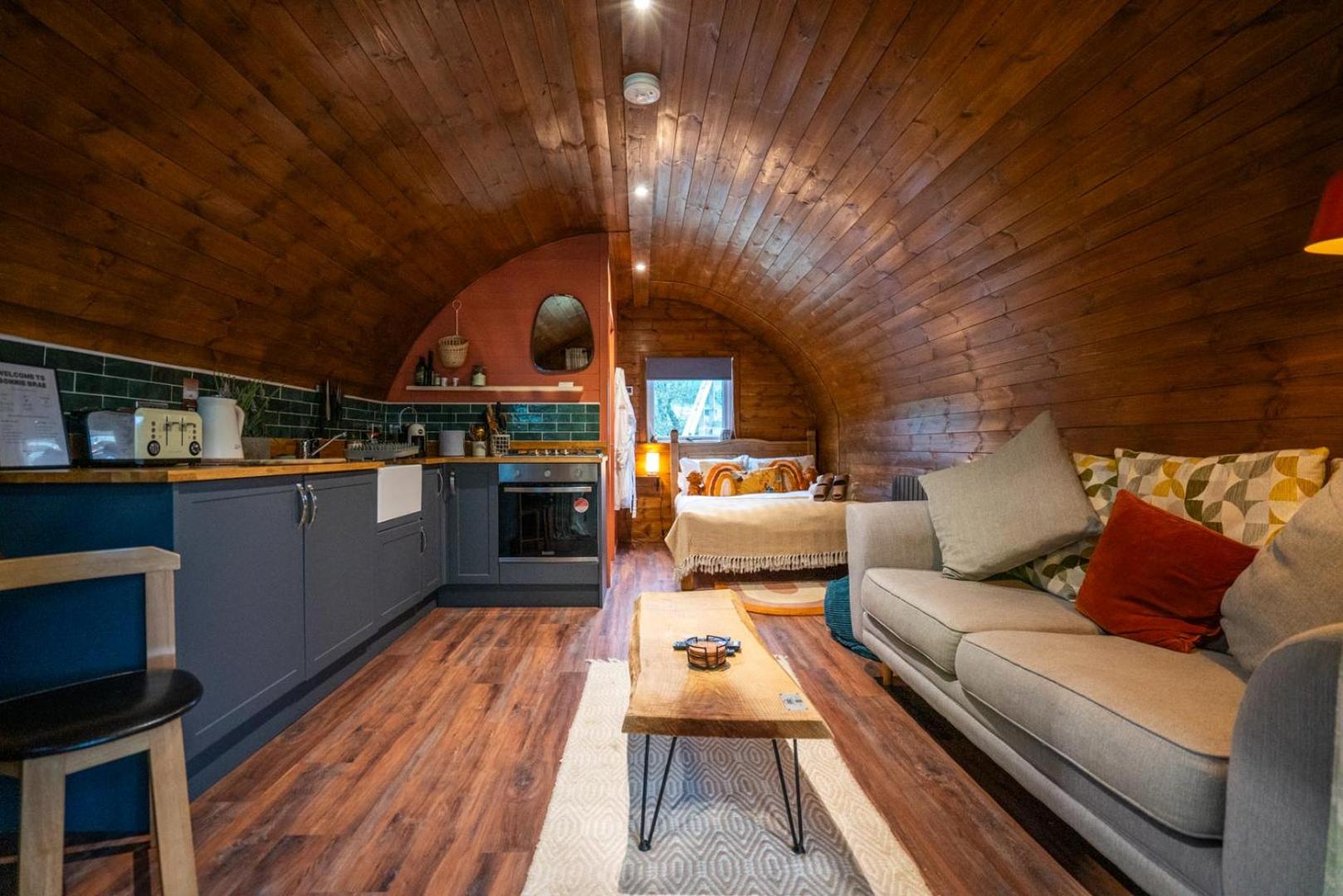 One-Bedroom House photo 1